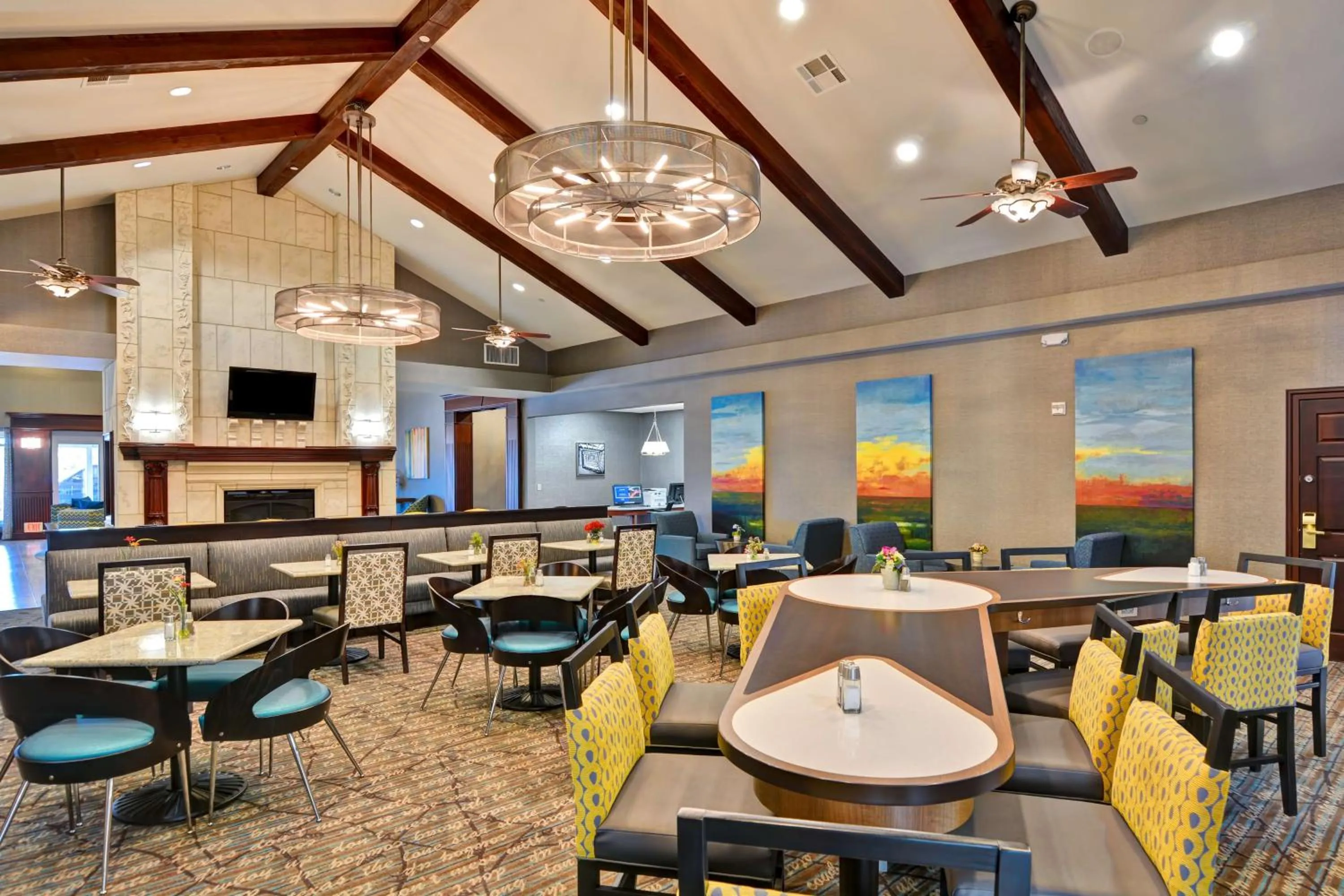Dining area in Homewood Suites by Hilton Amarillo