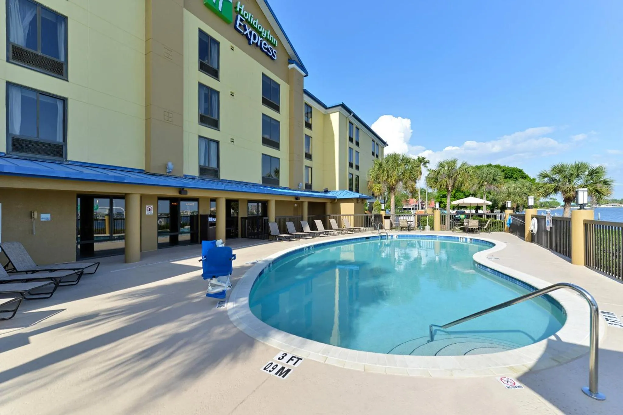 Swimming pool in Holiday Inn Express Hotel & Suites Tampa-Rocky Point Island by IHG