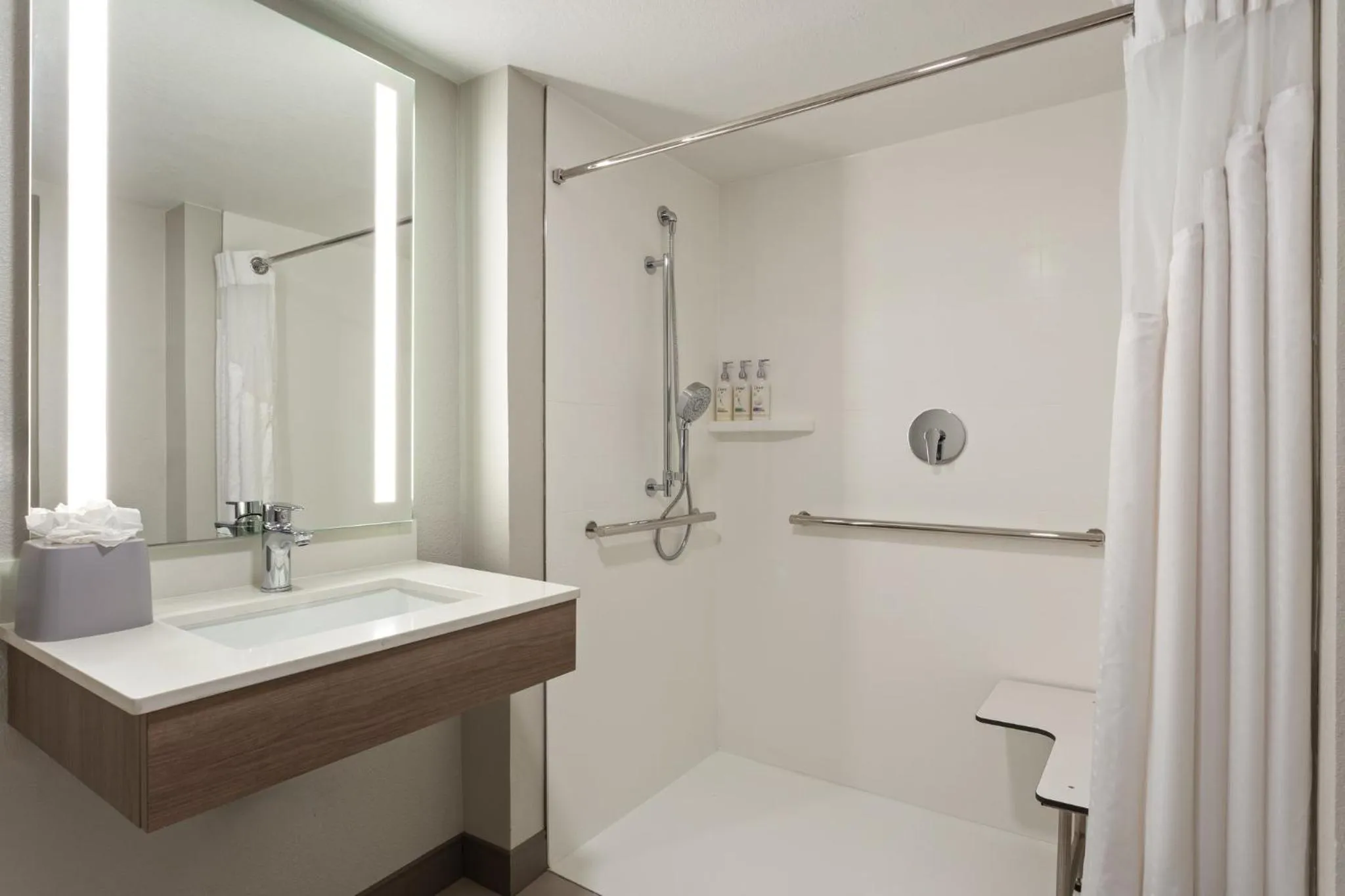 Photo of the whole room in Holiday Inn Express Hotel & Suites Tampa-Rocky Point Island by IHG