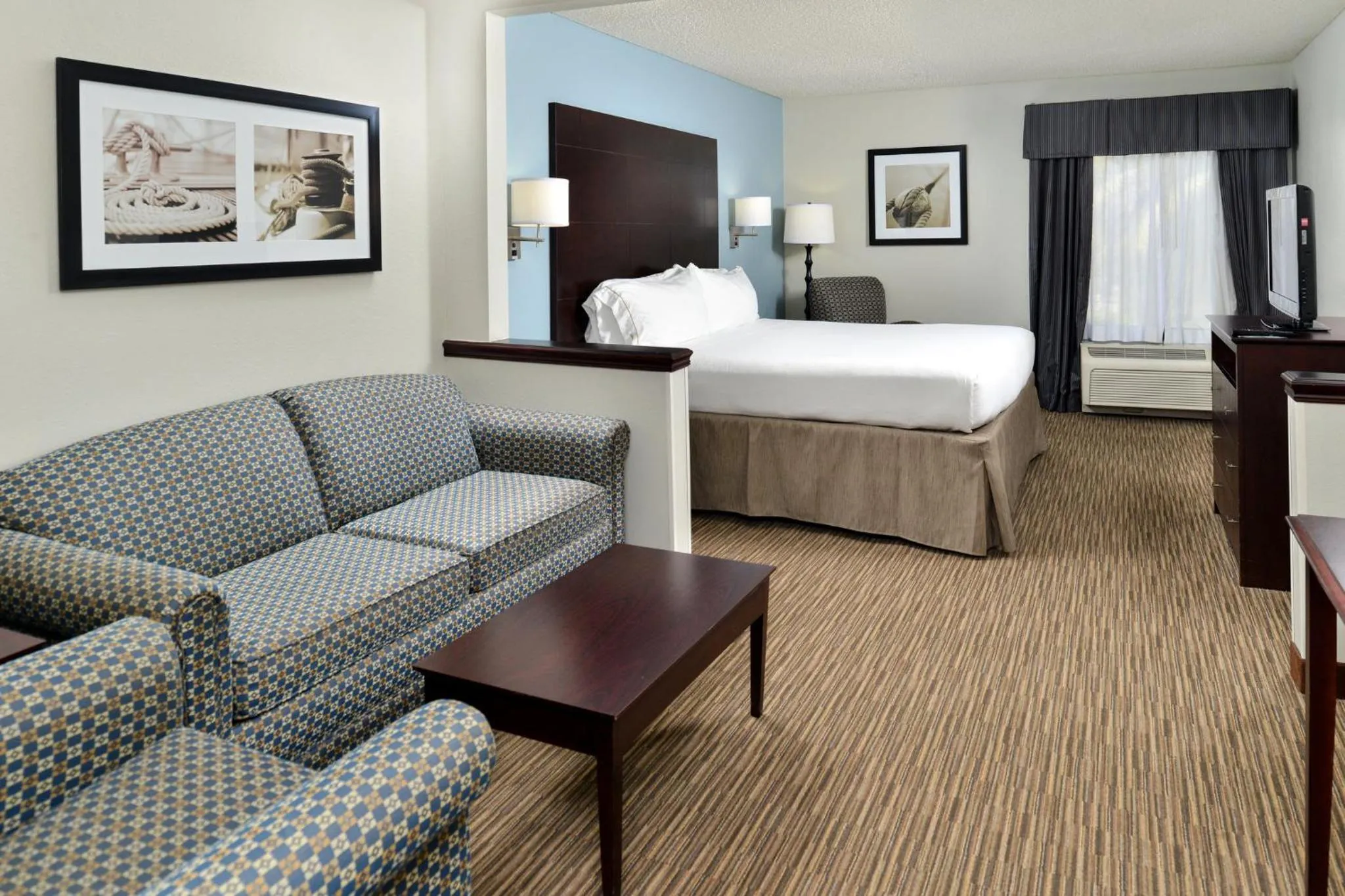 Photo of the whole room, Bed in Holiday Inn Express Hotel & Suites Tampa-Rocky Point Island by IHG