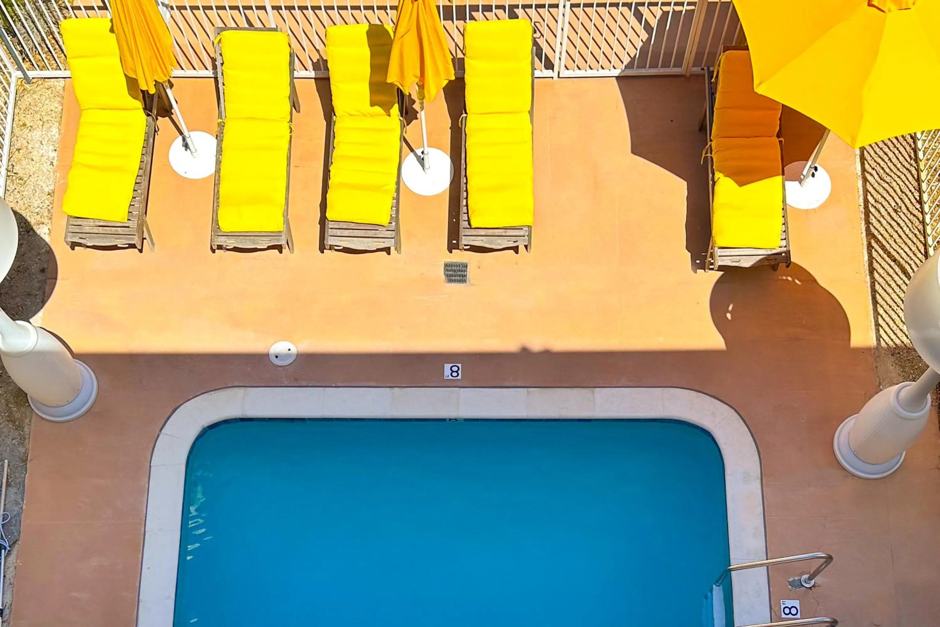 Swimming pool in Hotel Del Sol