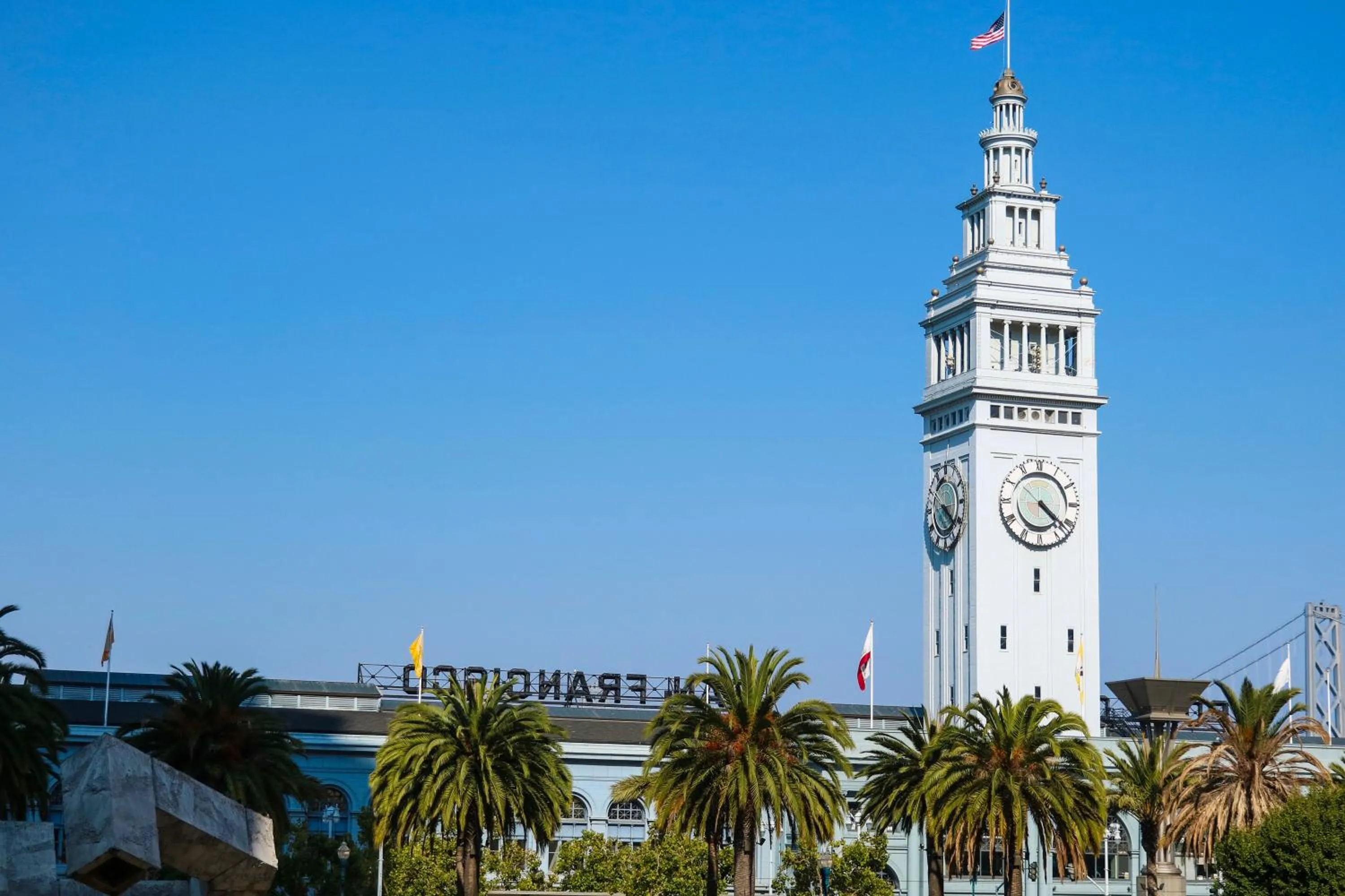 Nearby landmark in Hotel Del Sol