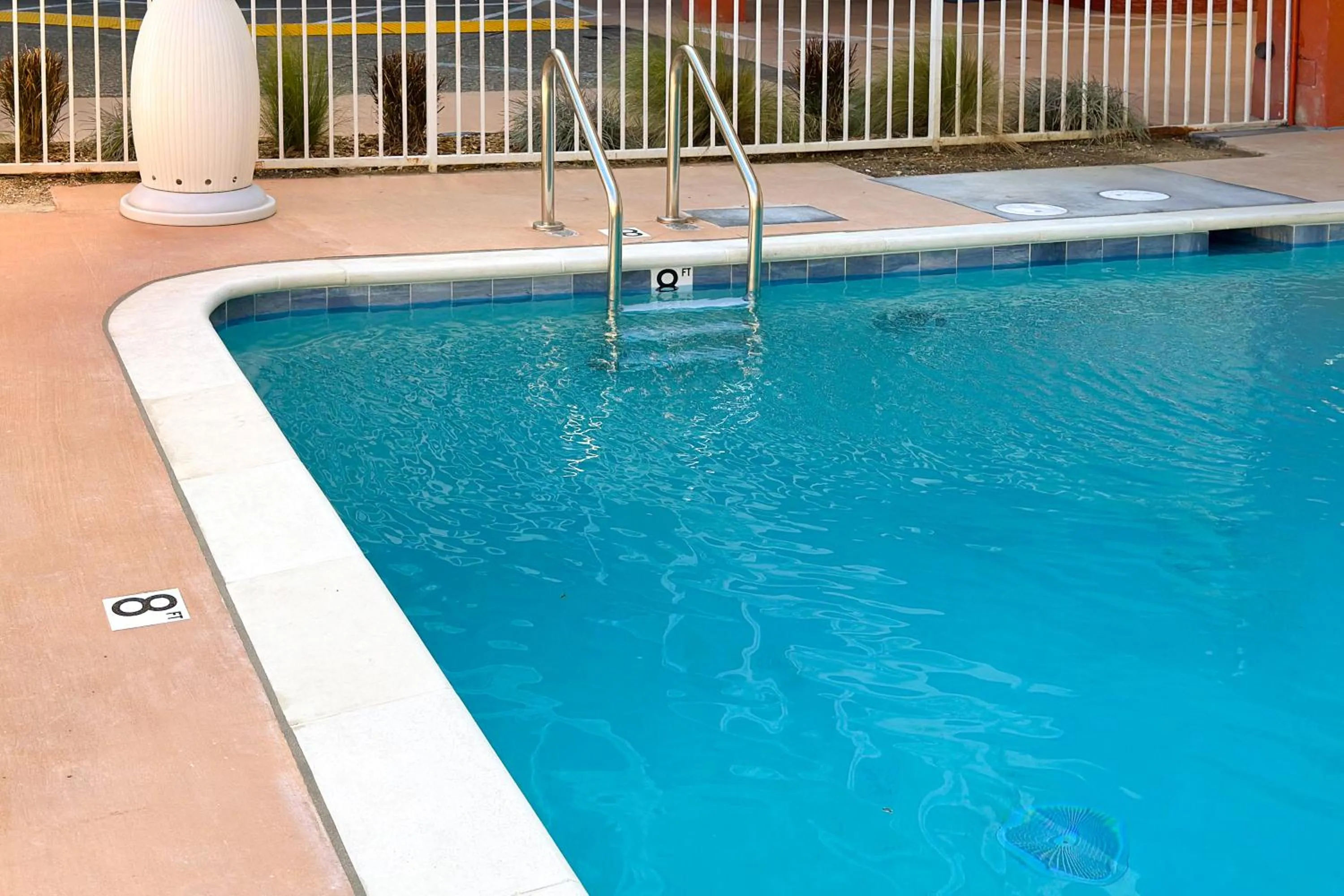 Swimming pool in Hotel Del Sol