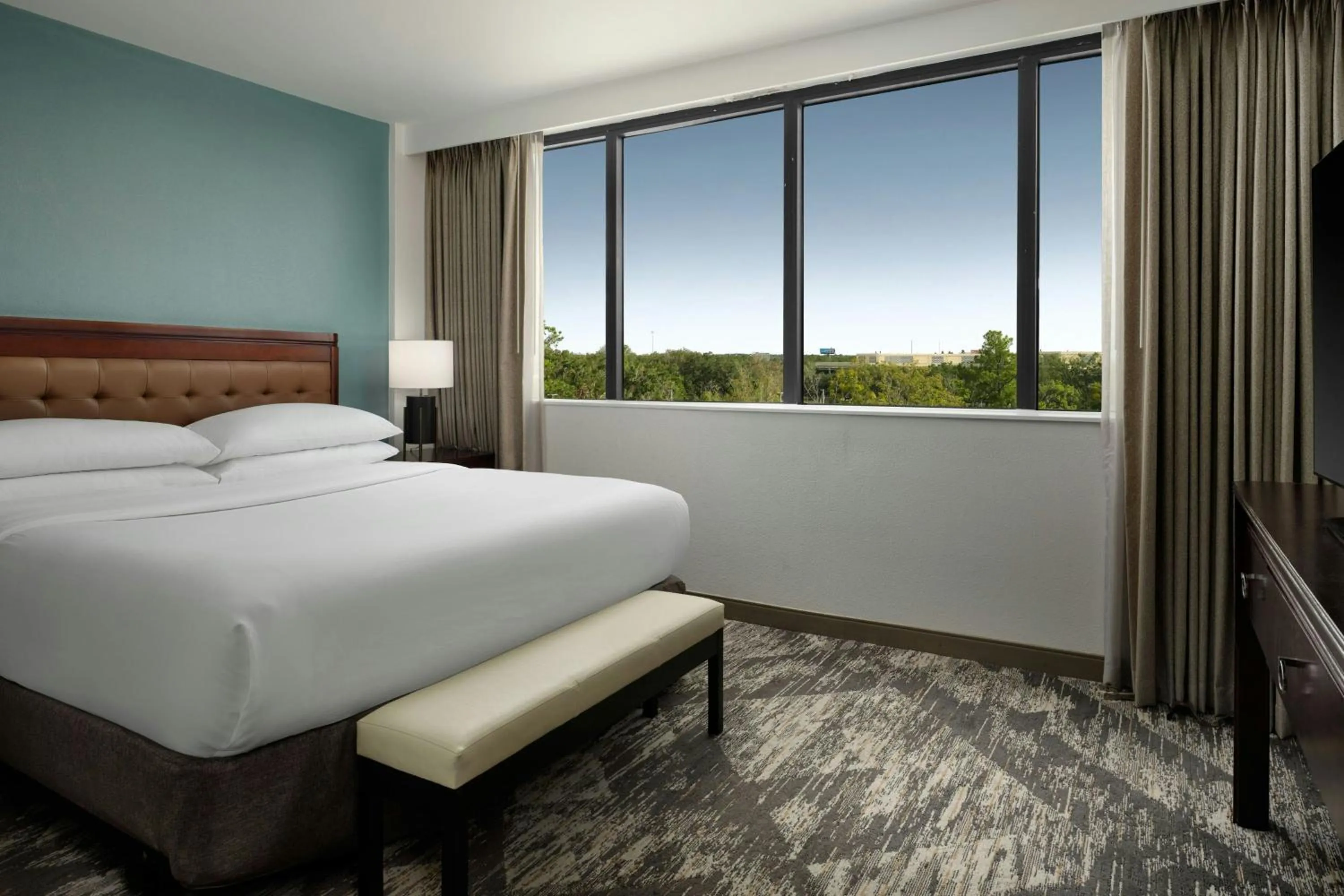 Photo of the whole room, Bed in Sheraton Tampa Brandon Hotel