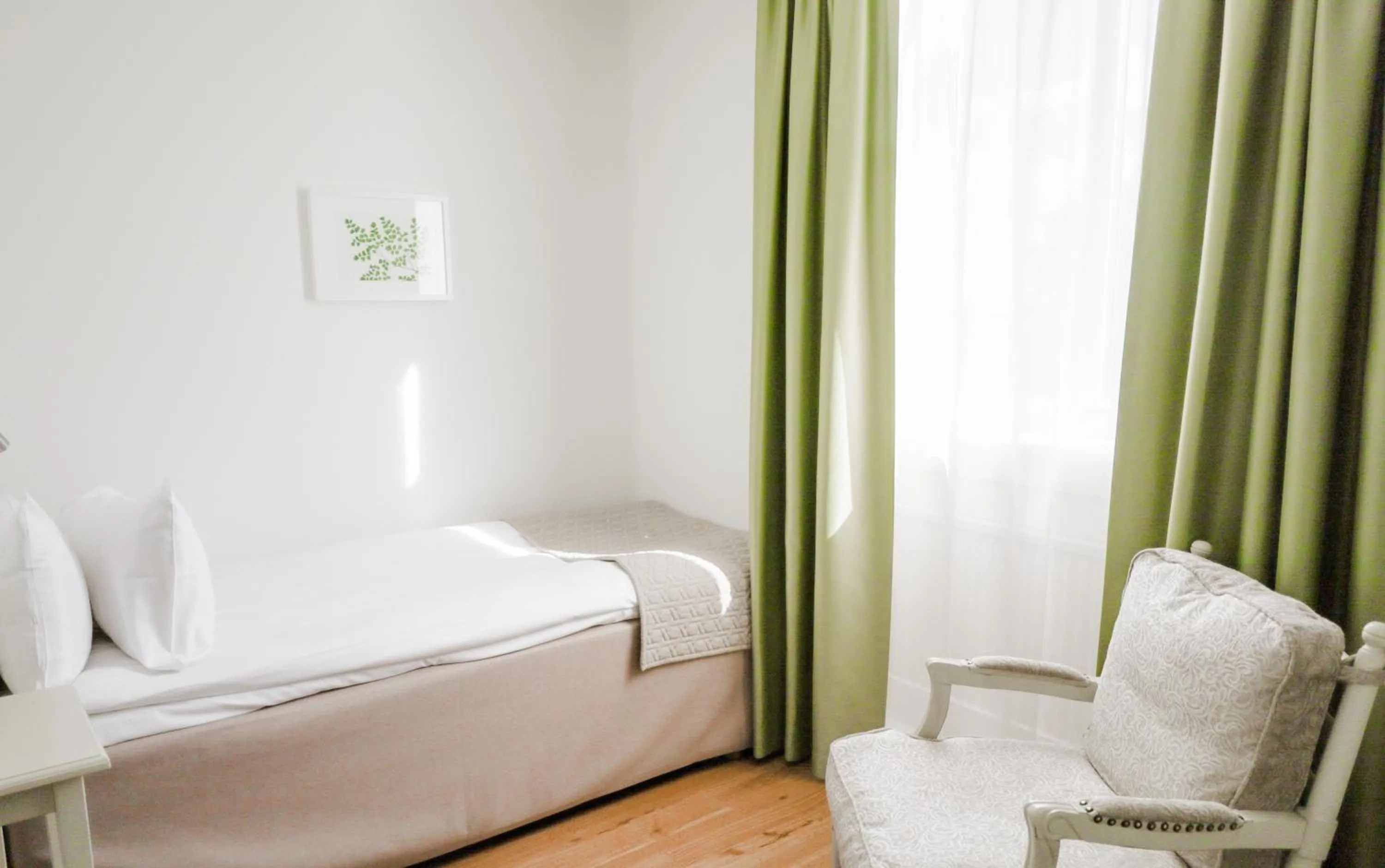 Bedroom, Bed in Blommenhof Hotel