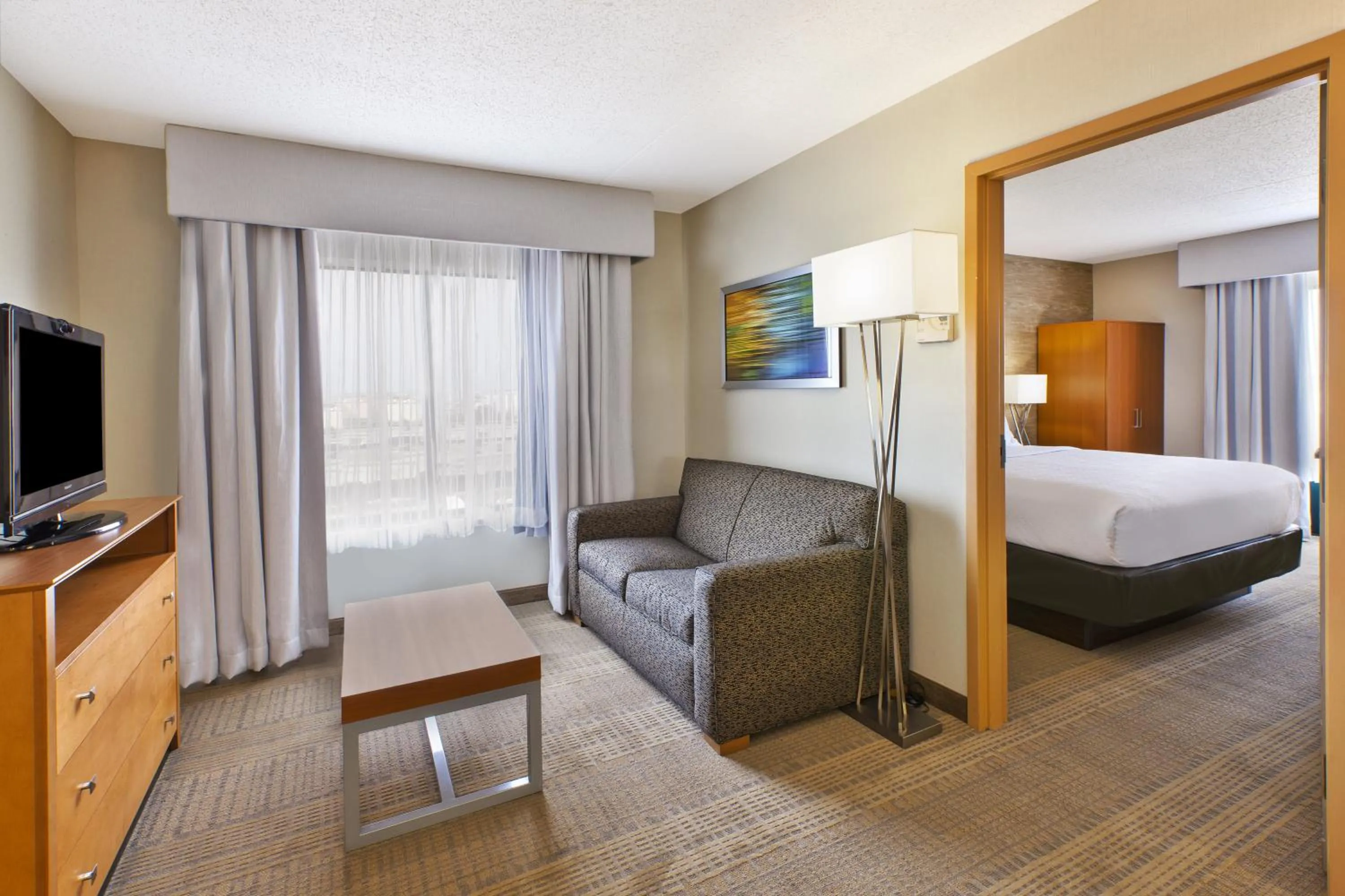 Bedroom, Bed in Holiday Inn & Suites Bolingbrook by IHG