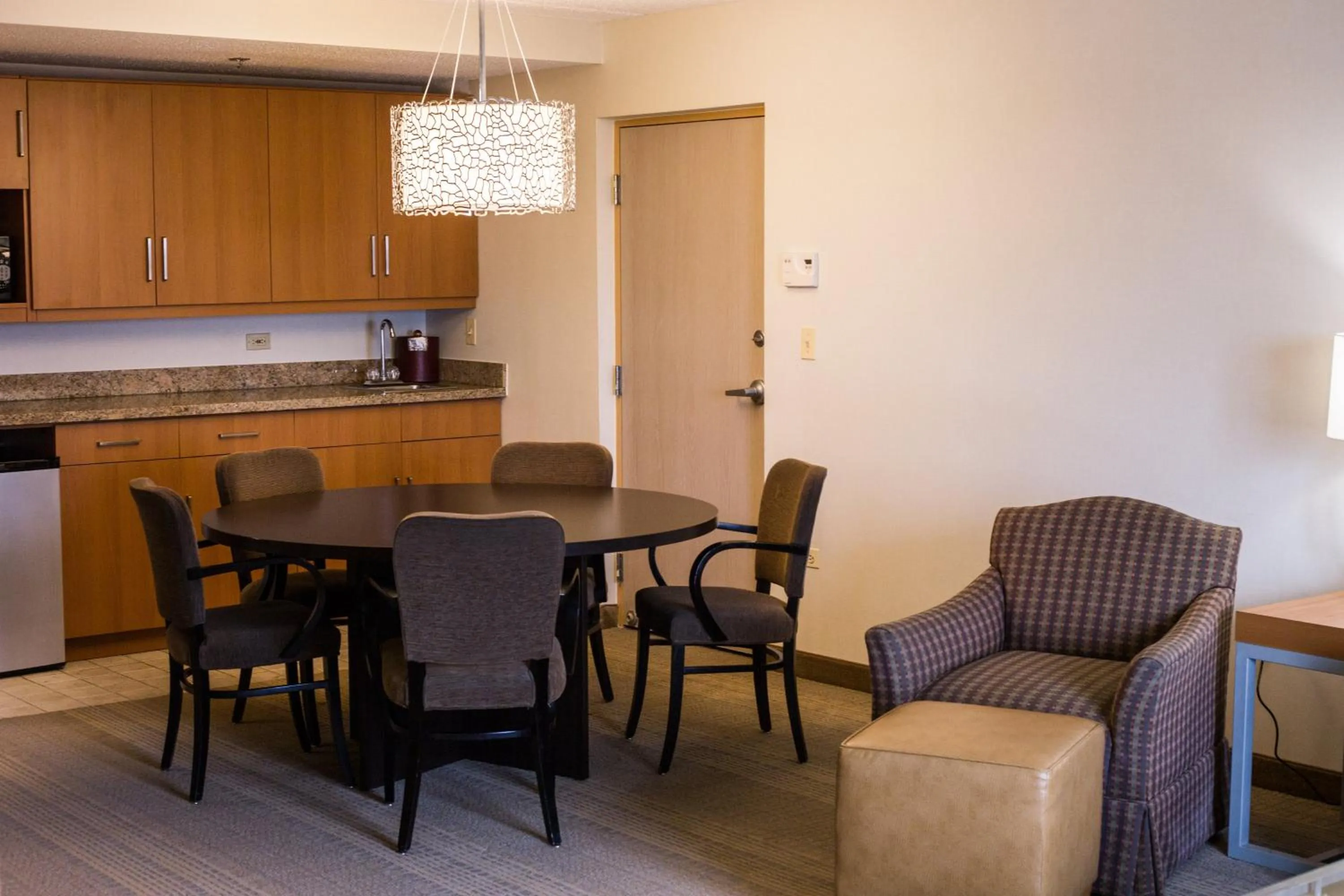 Bedroom in Holiday Inn & Suites Bolingbrook by IHG