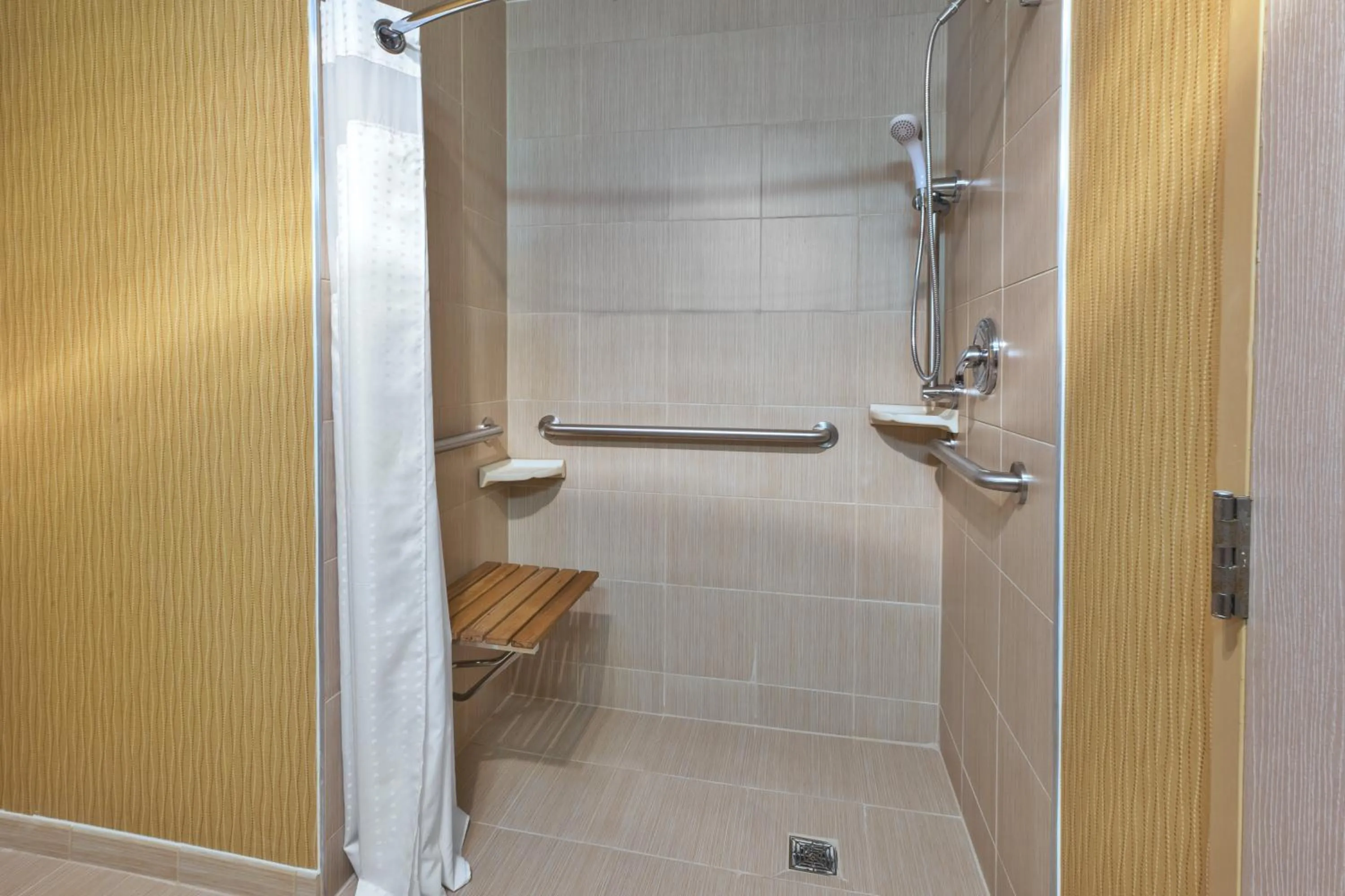 Photo of the whole room in Holiday Inn & Suites Bolingbrook by IHG