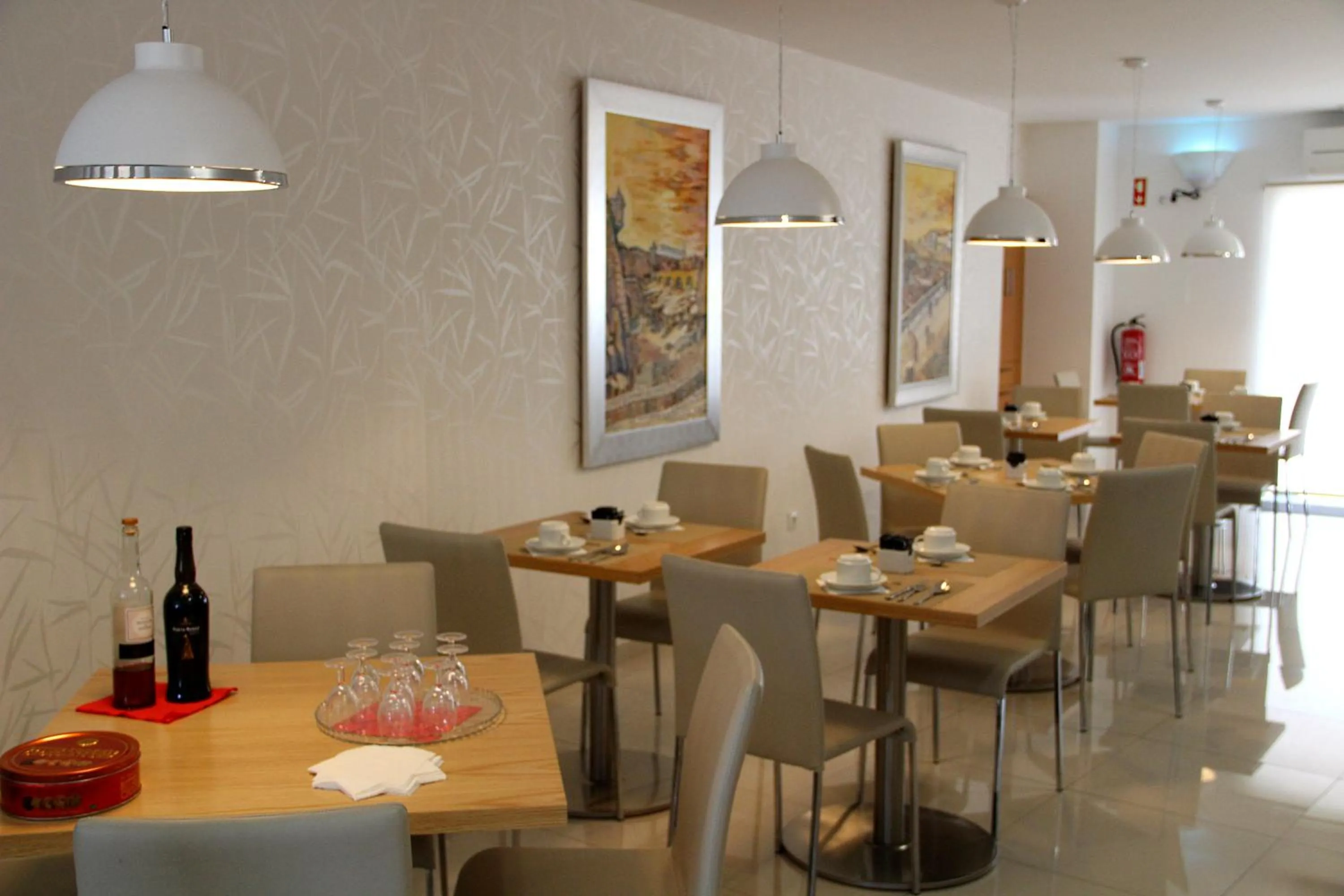 Food and drinks in Sea Garden Peniche