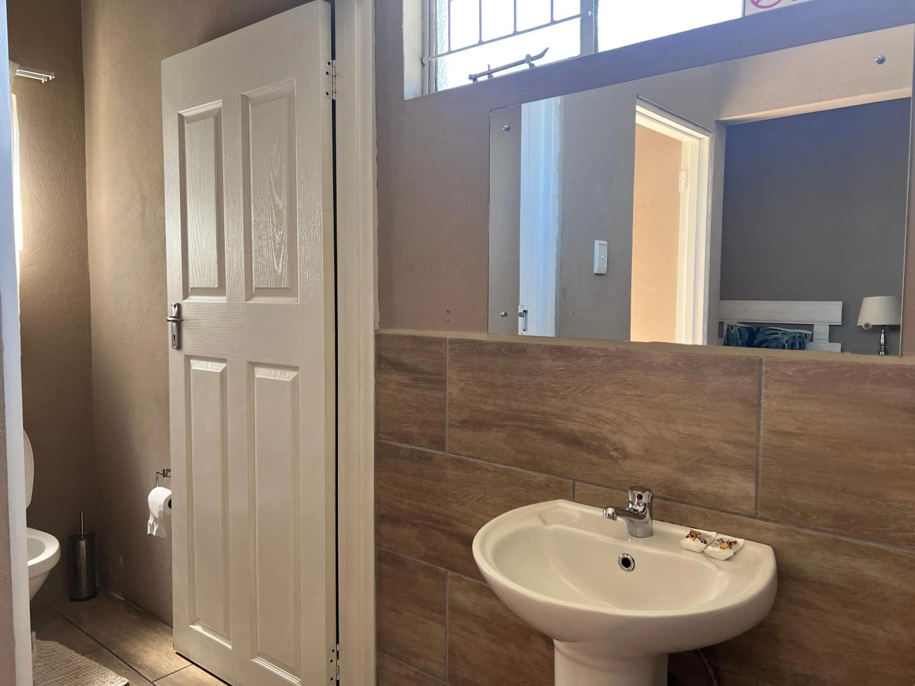 Bathroom in khaya4u Guesthouse