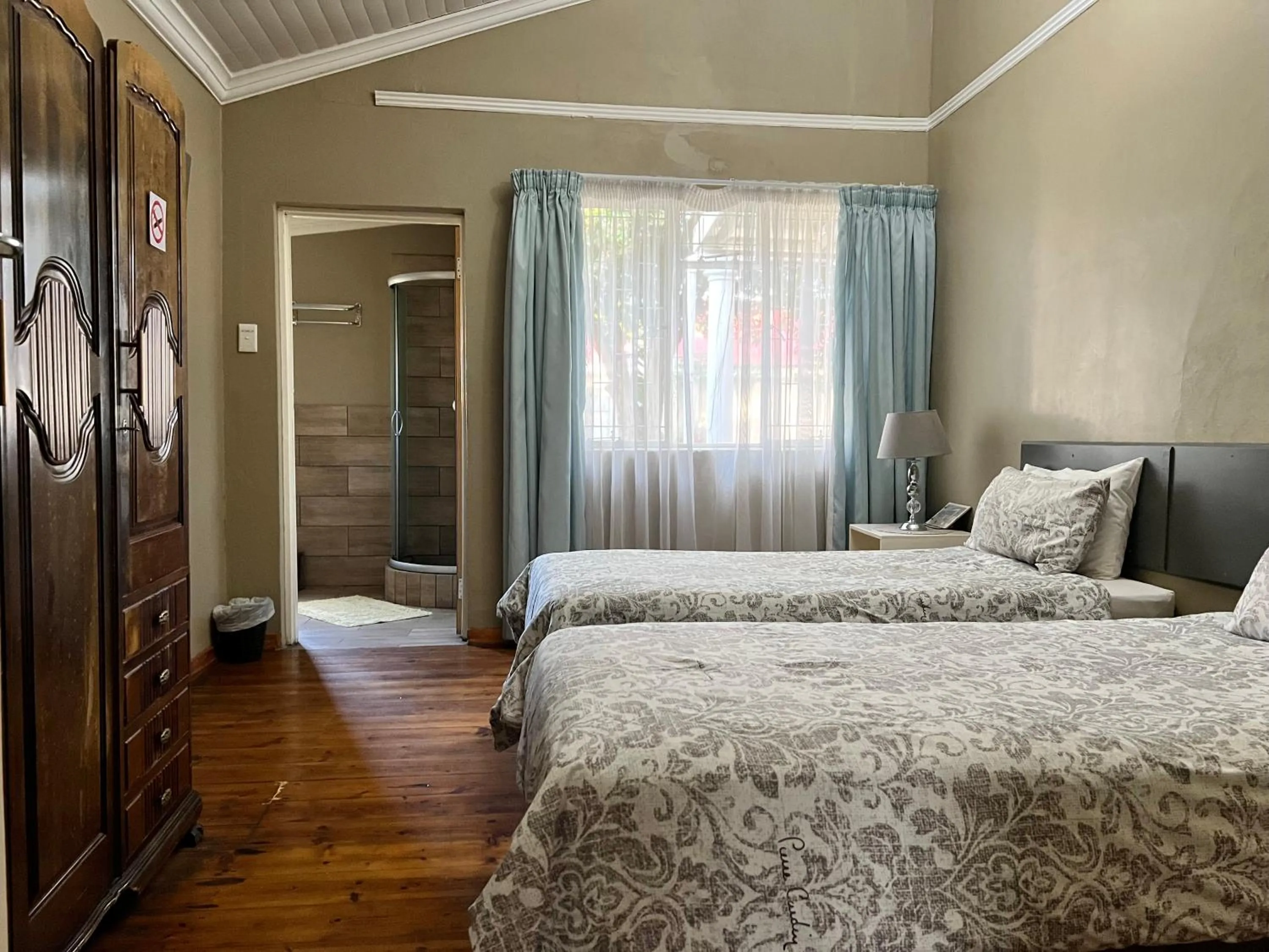 Bedroom, Bed in khaya4u Guesthouse