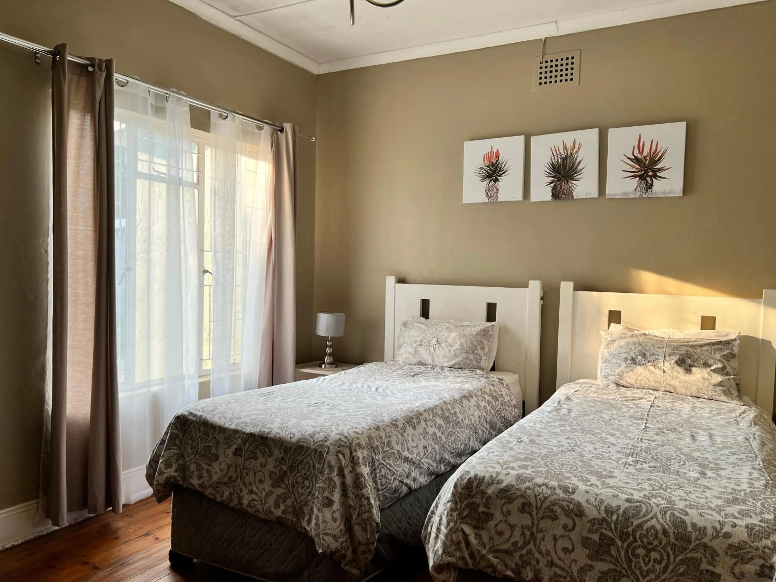 Bed in khaya4u Guesthouse