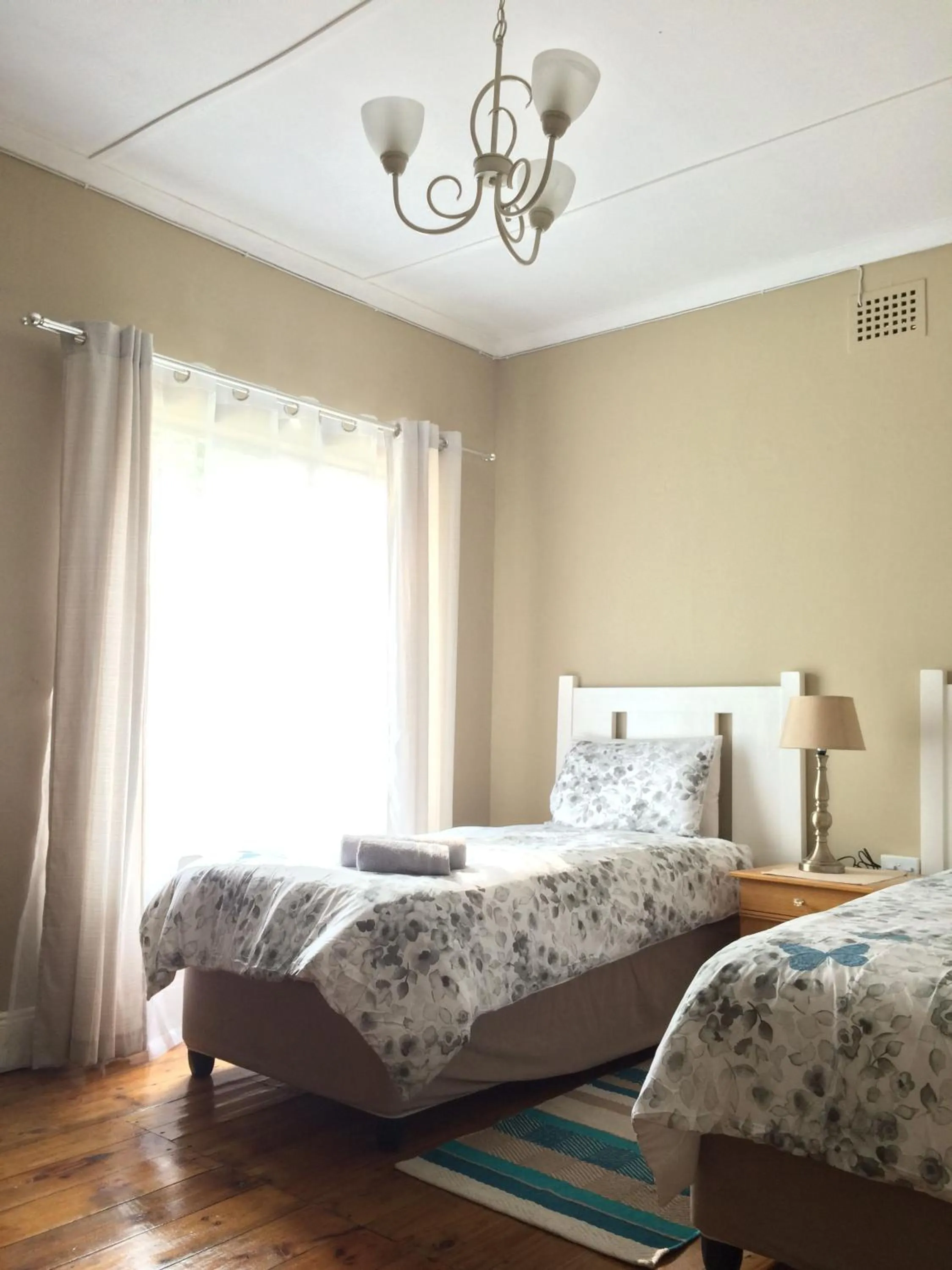 Photo of the whole room, Bed in khaya4u Guesthouse