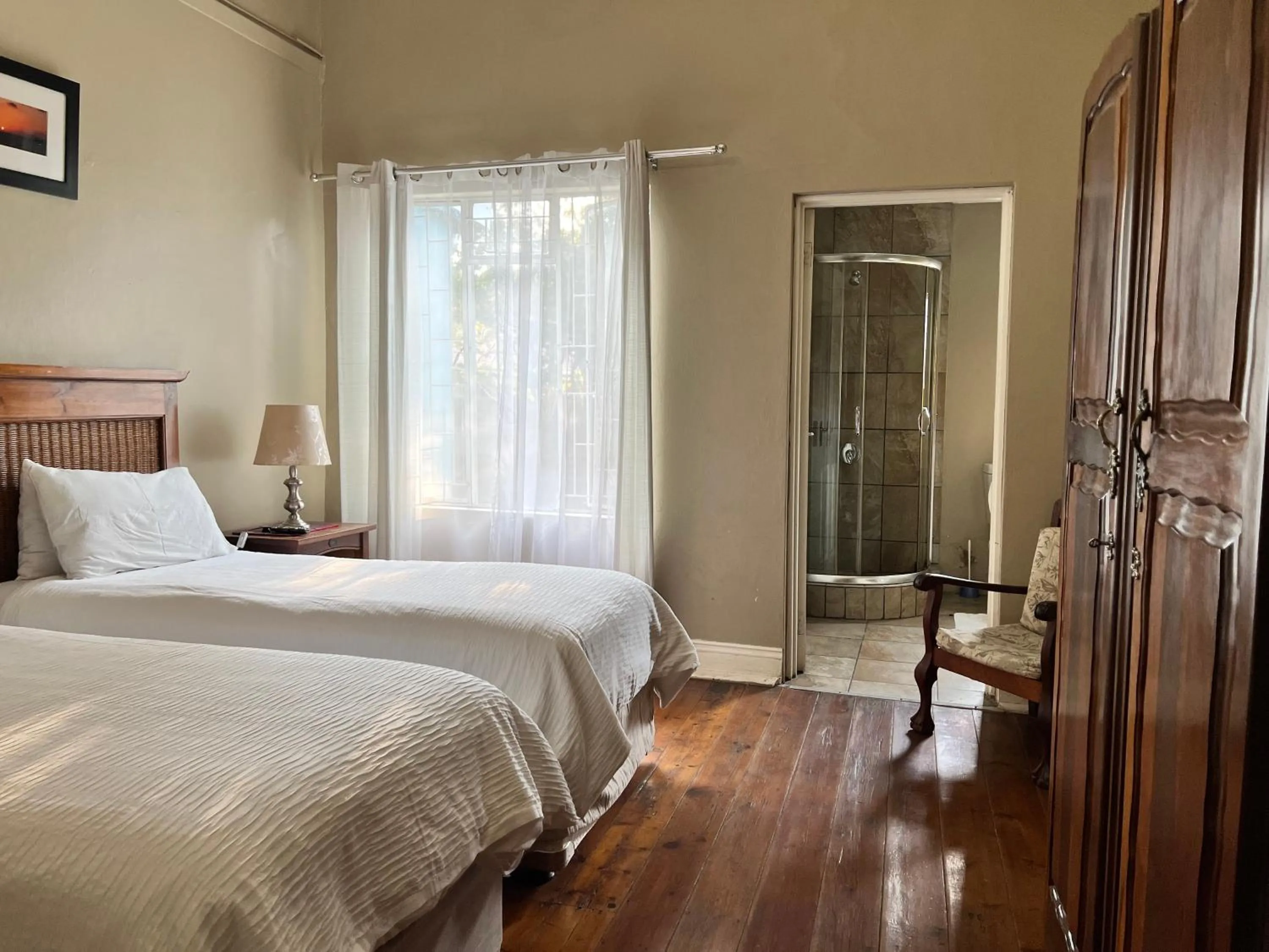 Bedroom, Bed in khaya4u Guesthouse