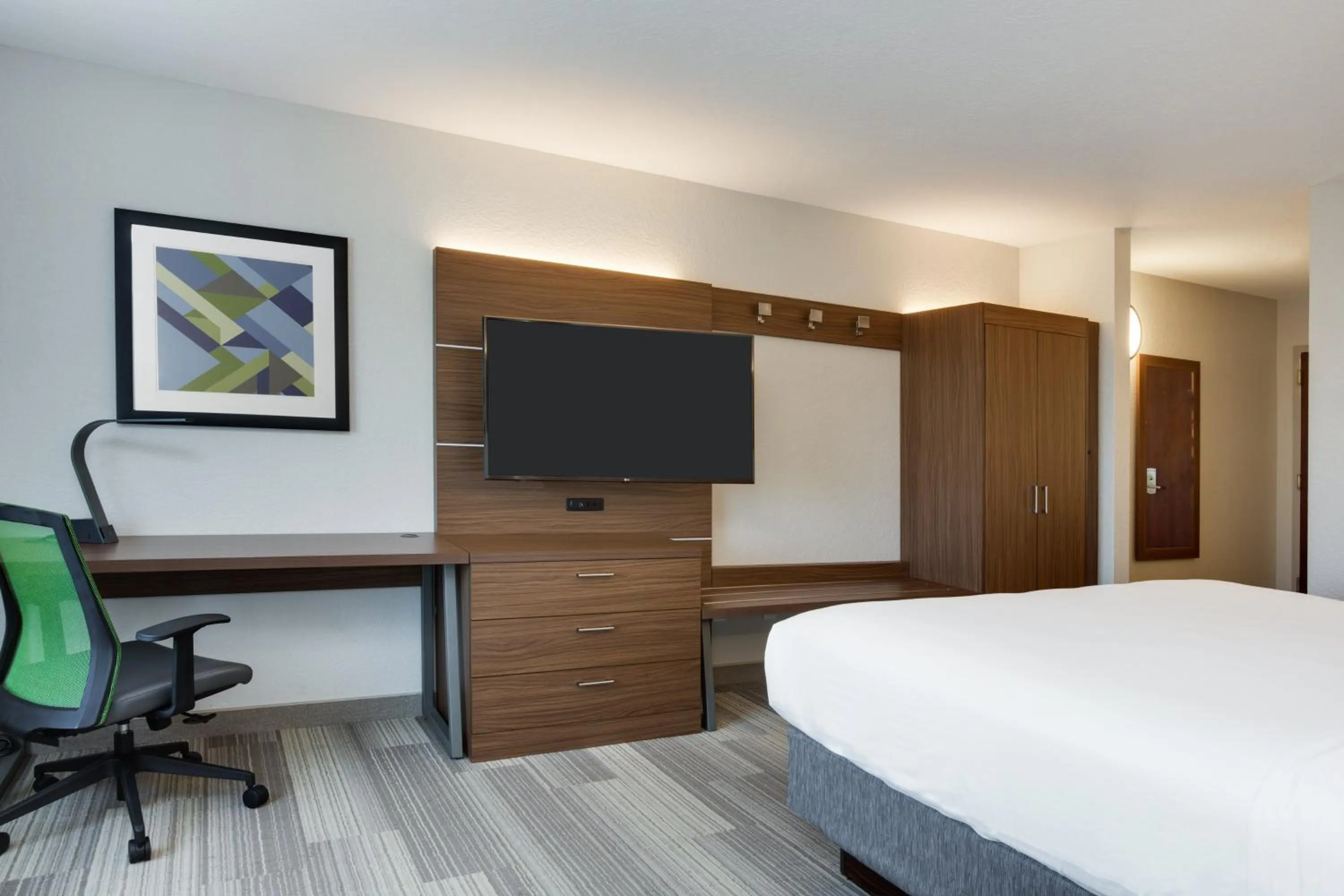 Photo of the whole room, Bed in Holiday Inn Express Hotel & Suites Tampa-Fairgrounds-Casino by IHG