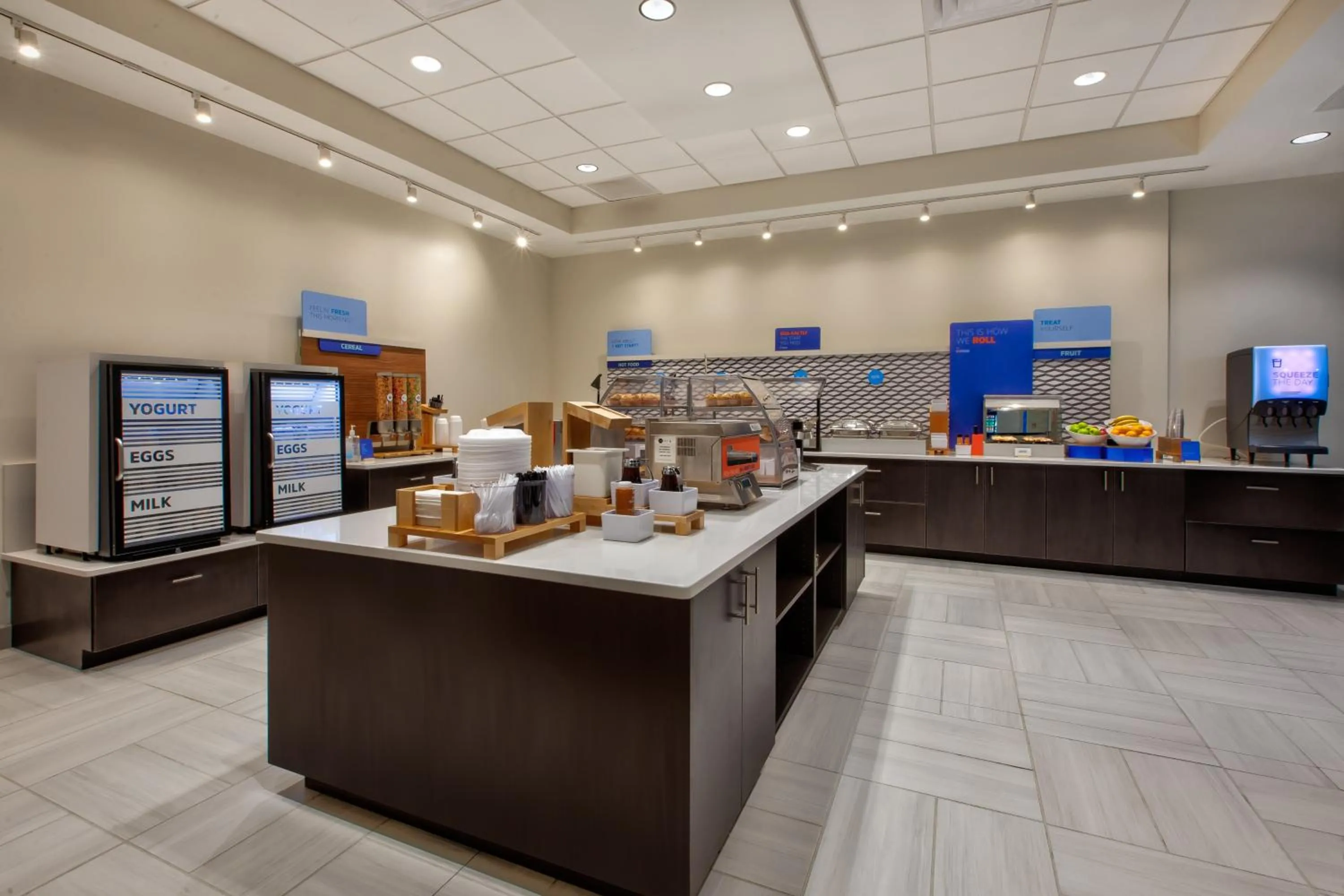 Breakfast in Holiday Inn Express & Suites VA Beach Oceanfront by IHG