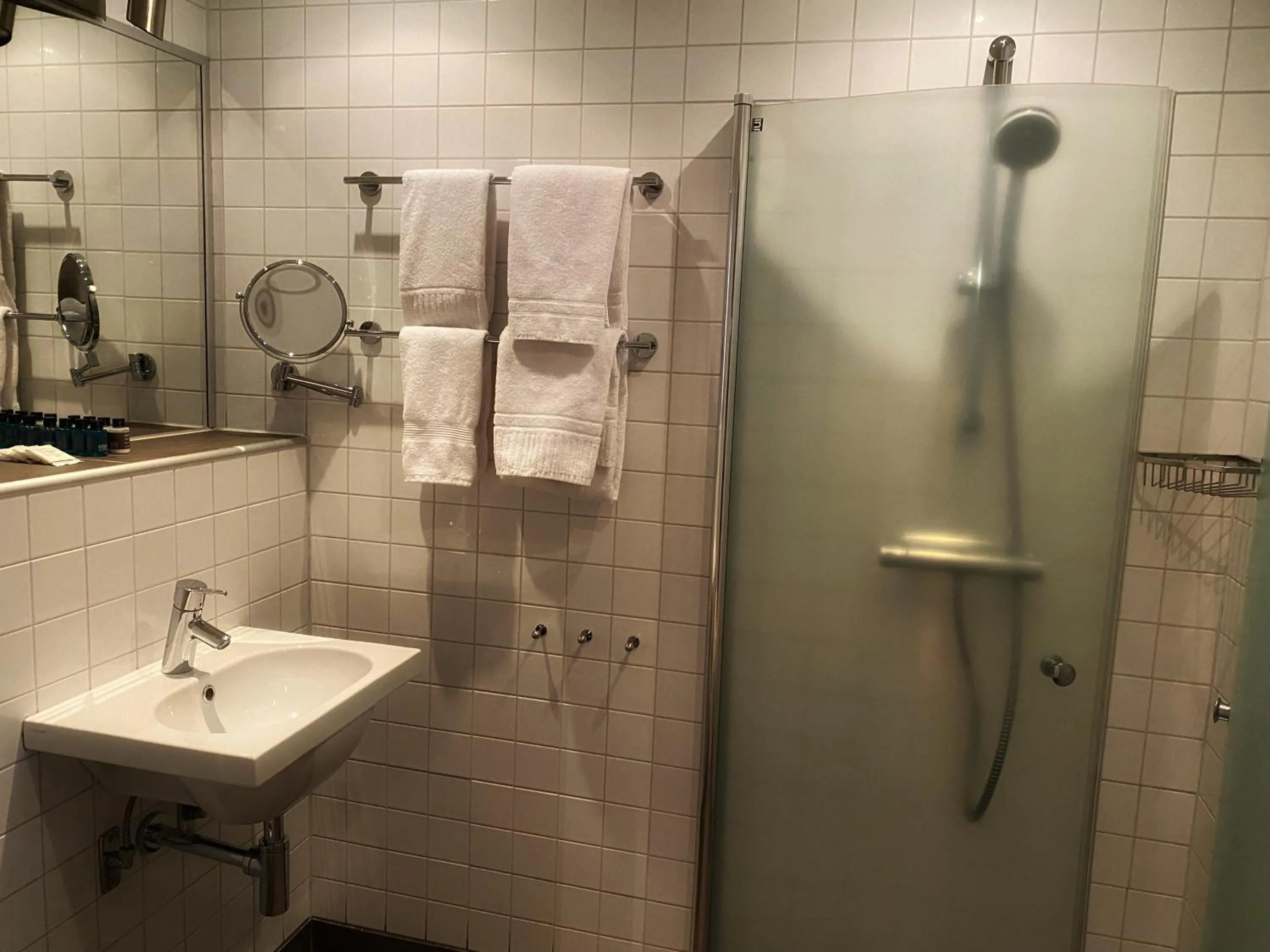 Shower in Hotel Villan