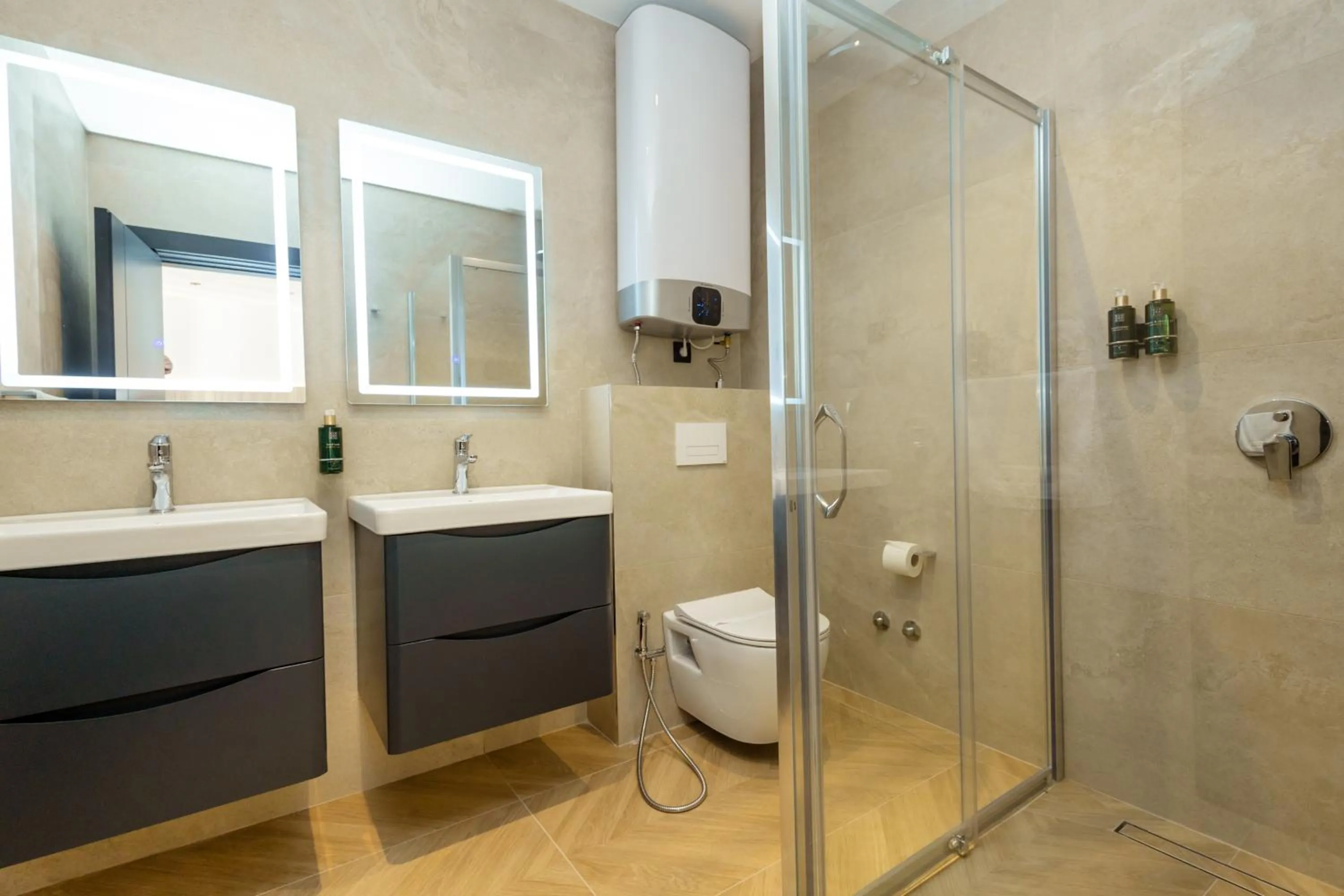 Bathroom in Continental Hotel