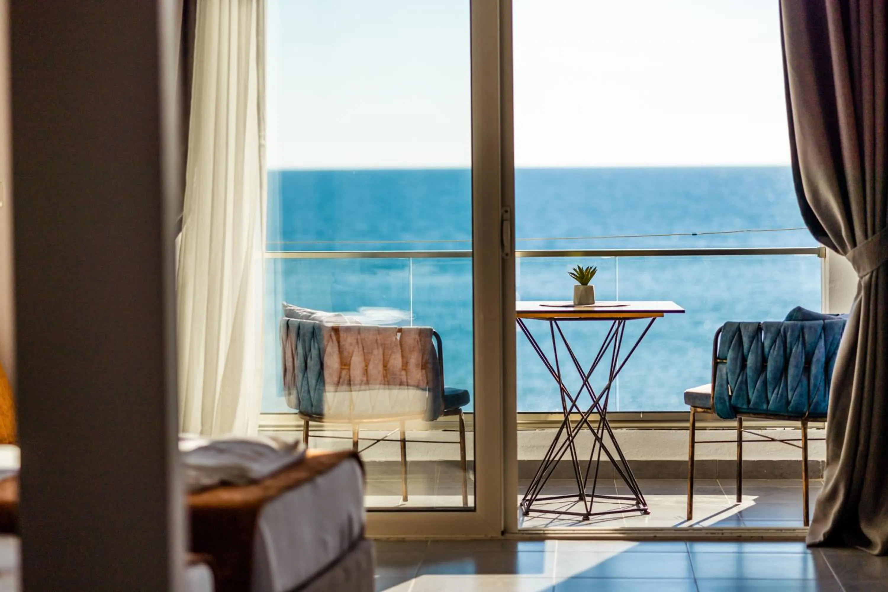 Balcony/Terrace in Continental Hotel