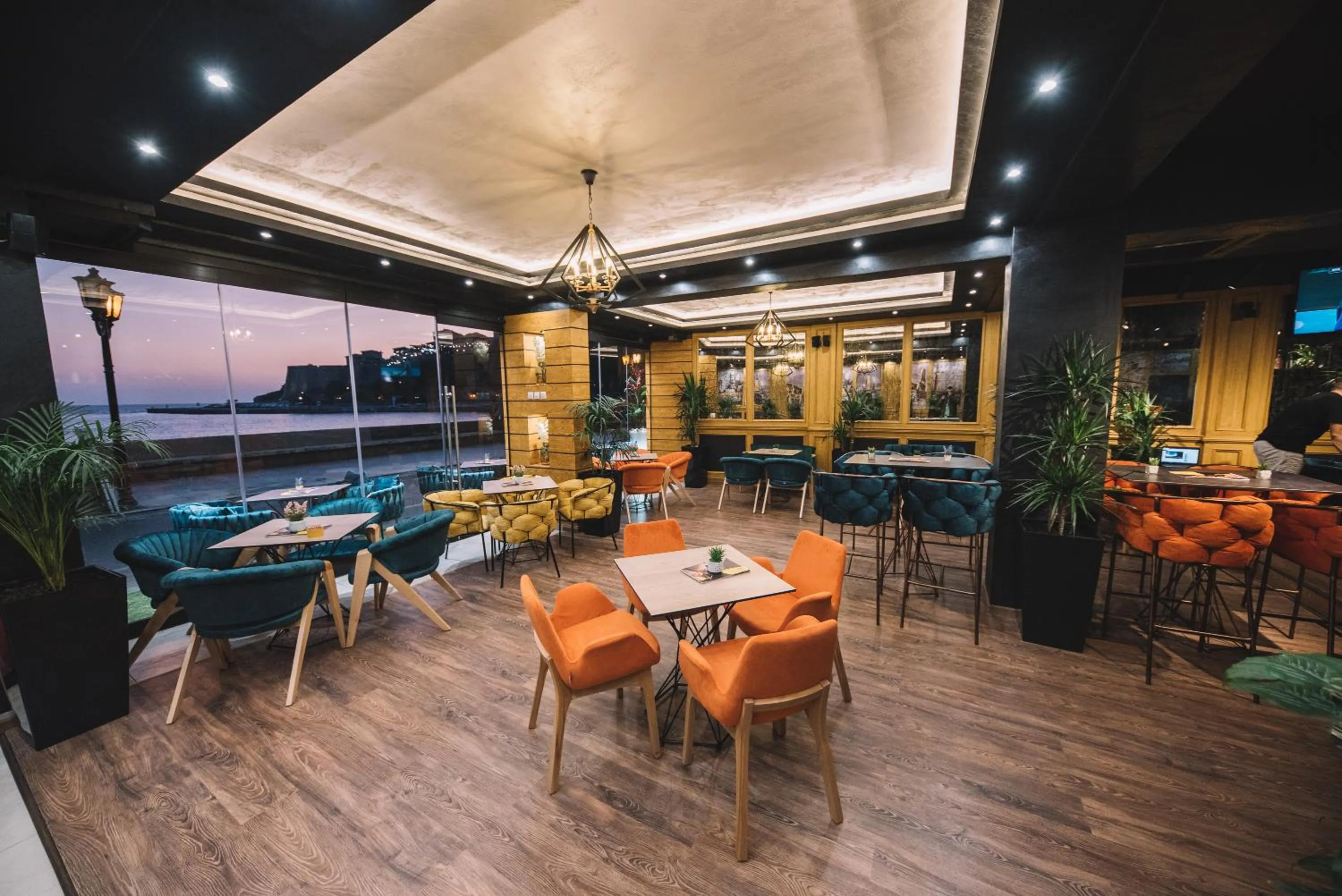 Lounge or bar in Continental Hotel