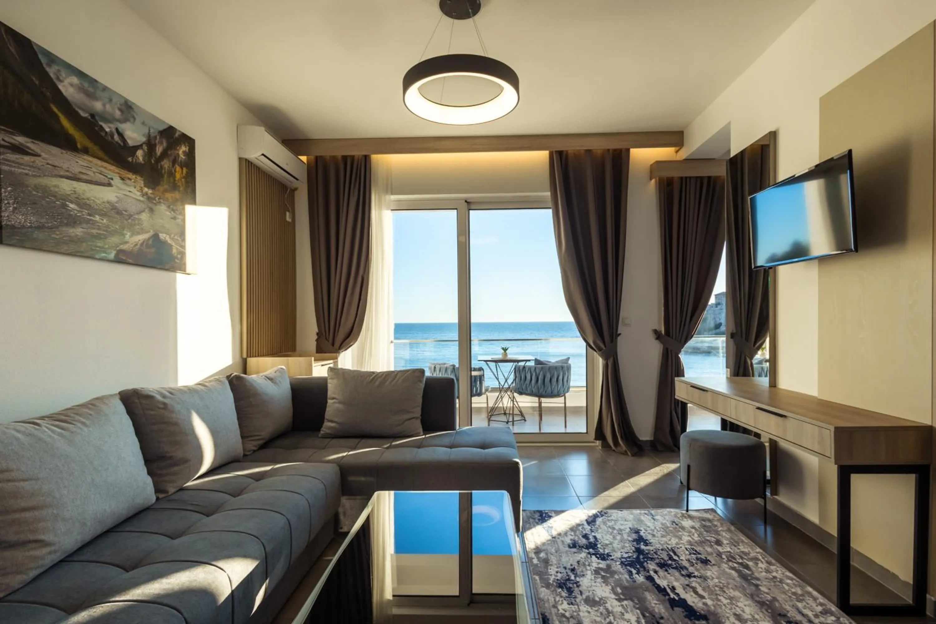 TV and multimedia in Continental Hotel