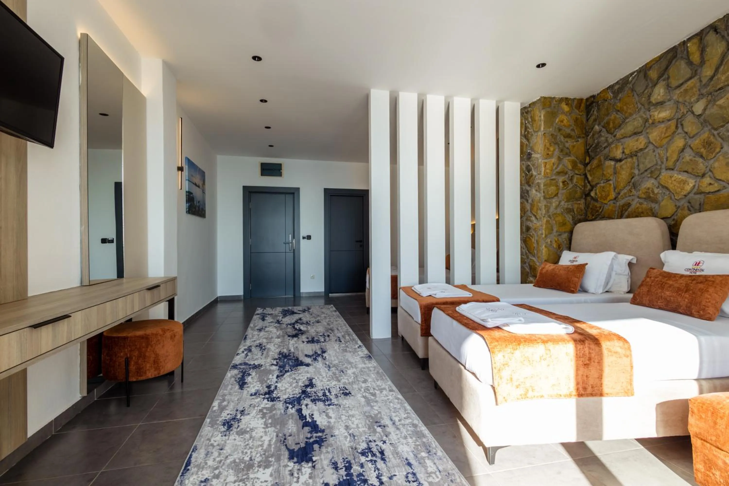 Photo of the whole room, Bed in Continental Hotel