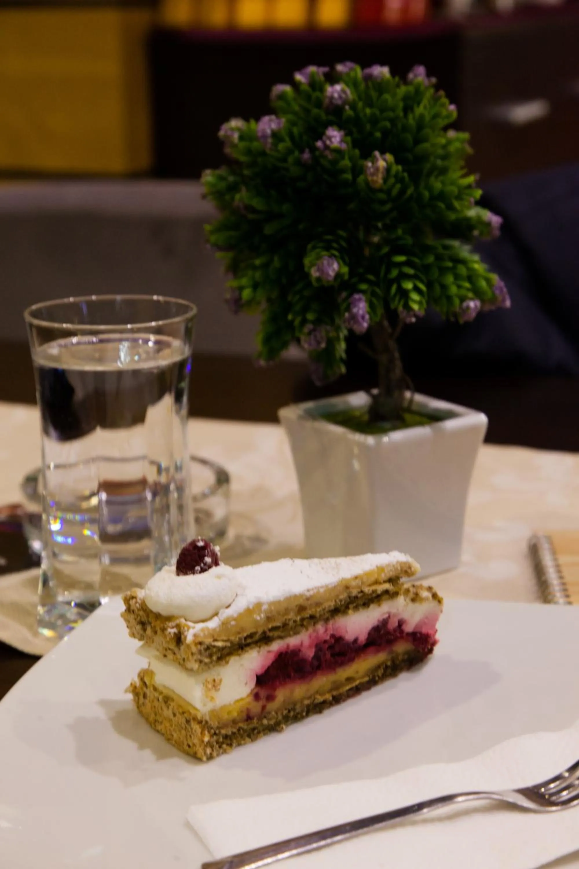 Restaurant/places to eat in Continental Hotel