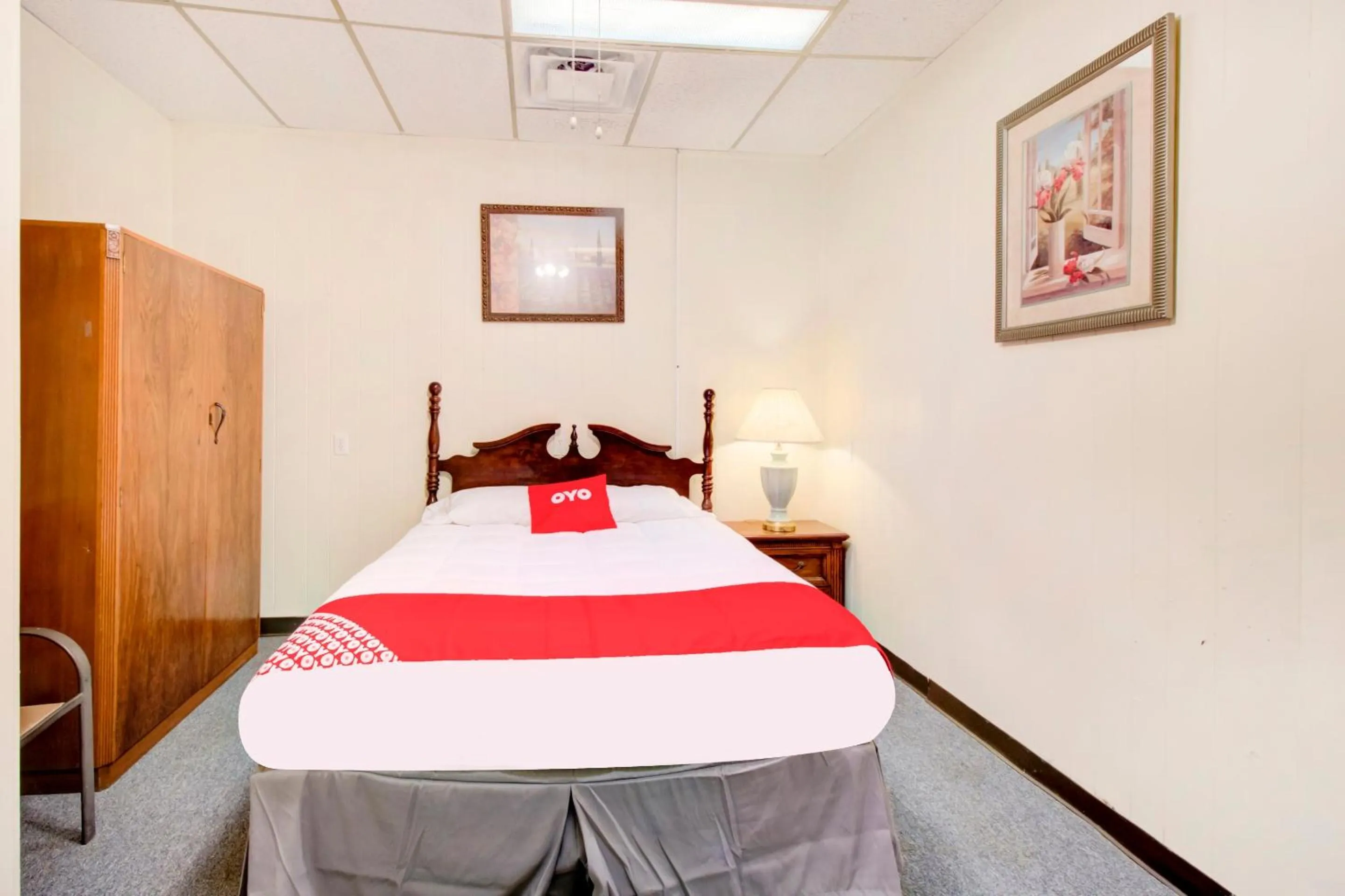 Bedroom in OYO Hotel Drumright I-44 OK