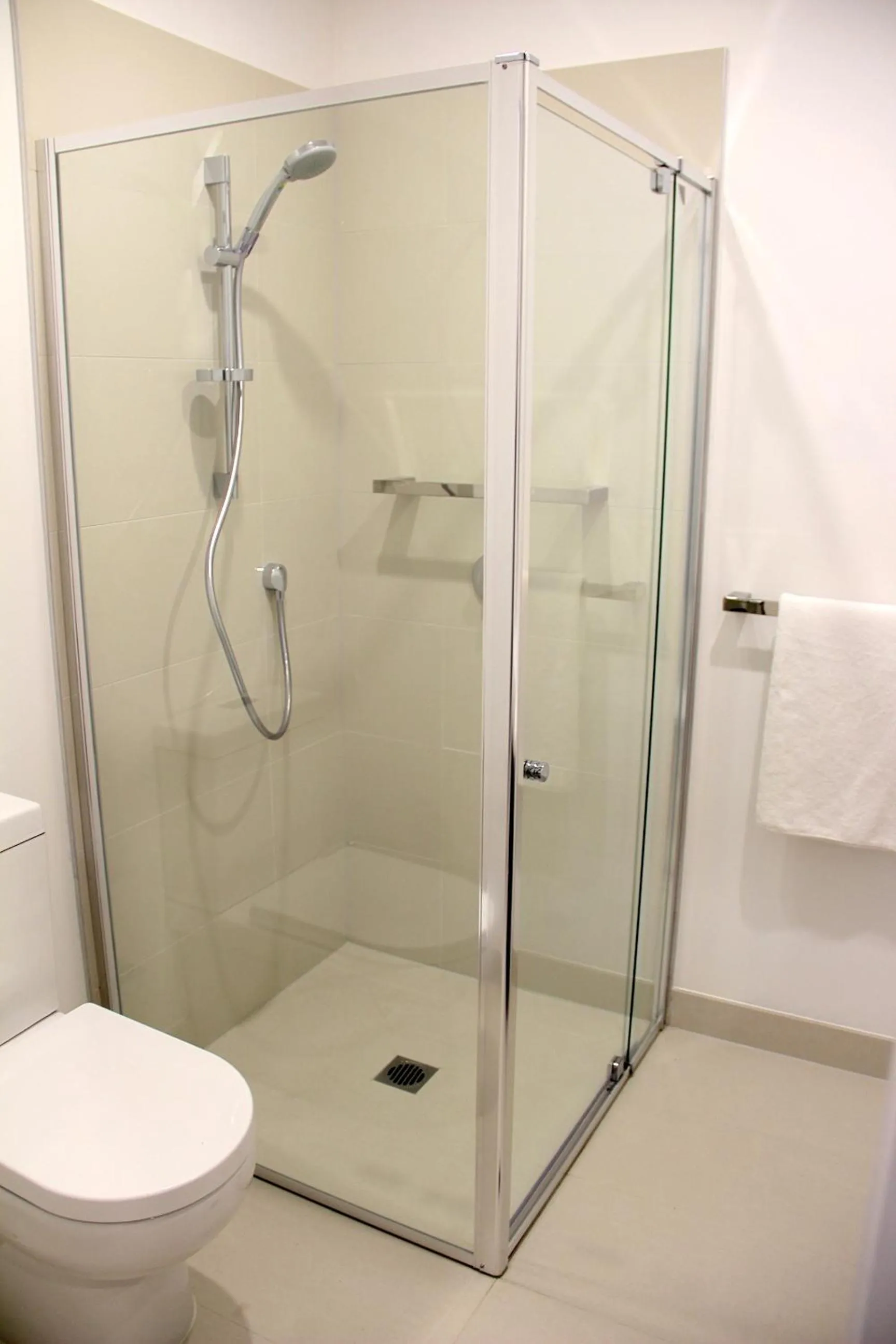 Toilet in Whitehorse Apartments Hotel