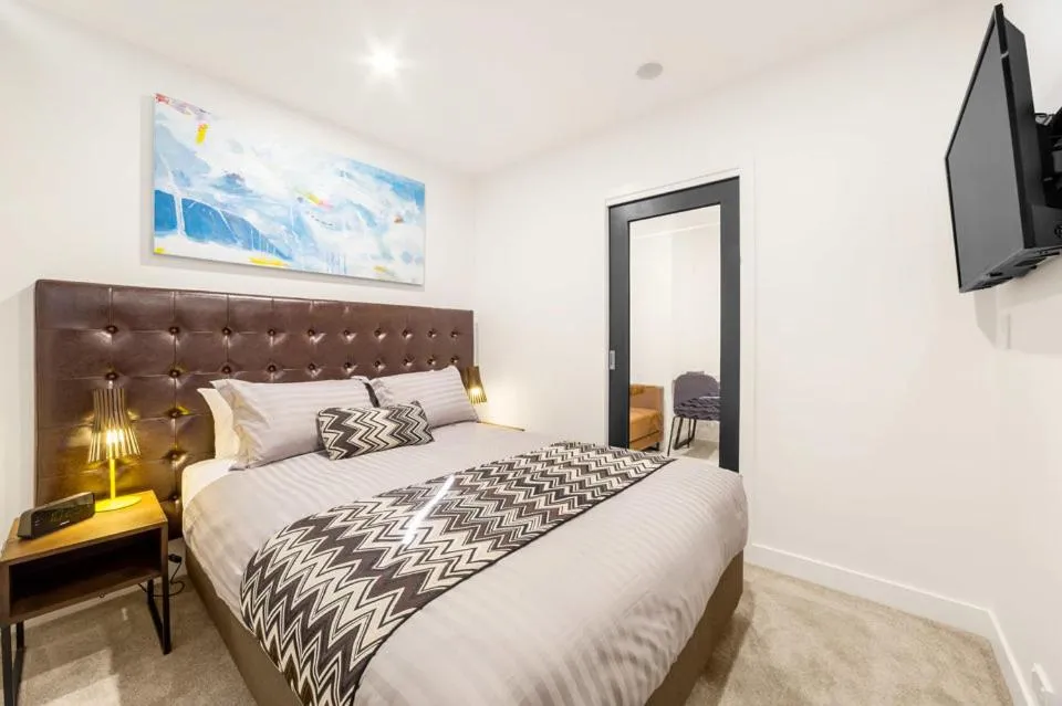 Bedroom, Bed in Whitehorse Apartments Hotel