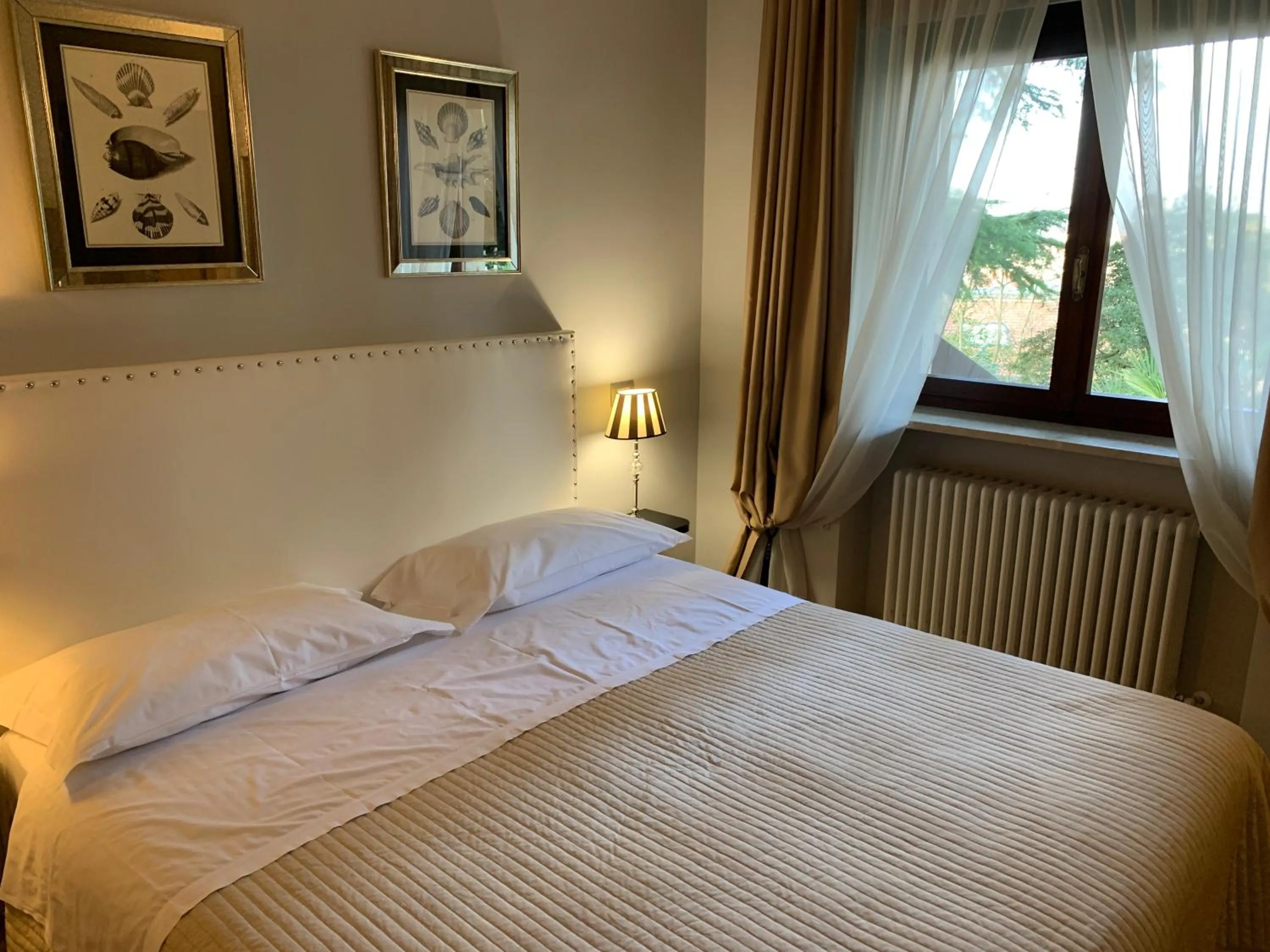 Photo of the whole room, Bed in Residenza Ca' degli Enzi