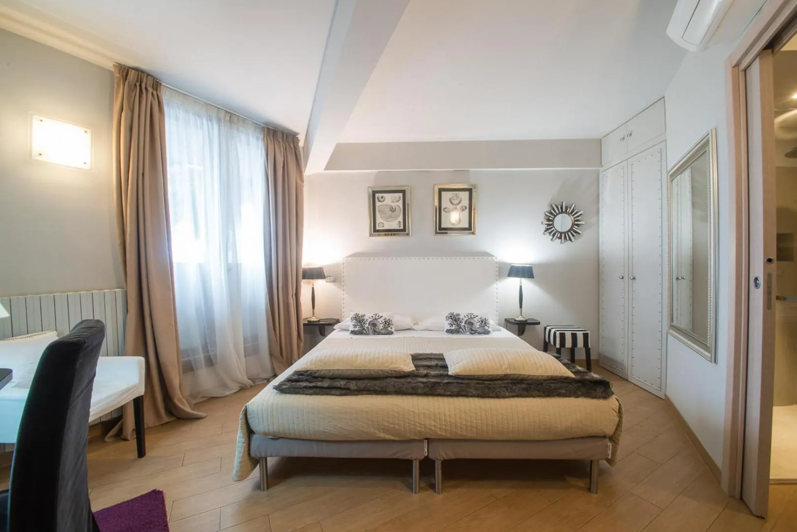 Photo of the whole room, Bed in Residenza Ca' degli Enzi