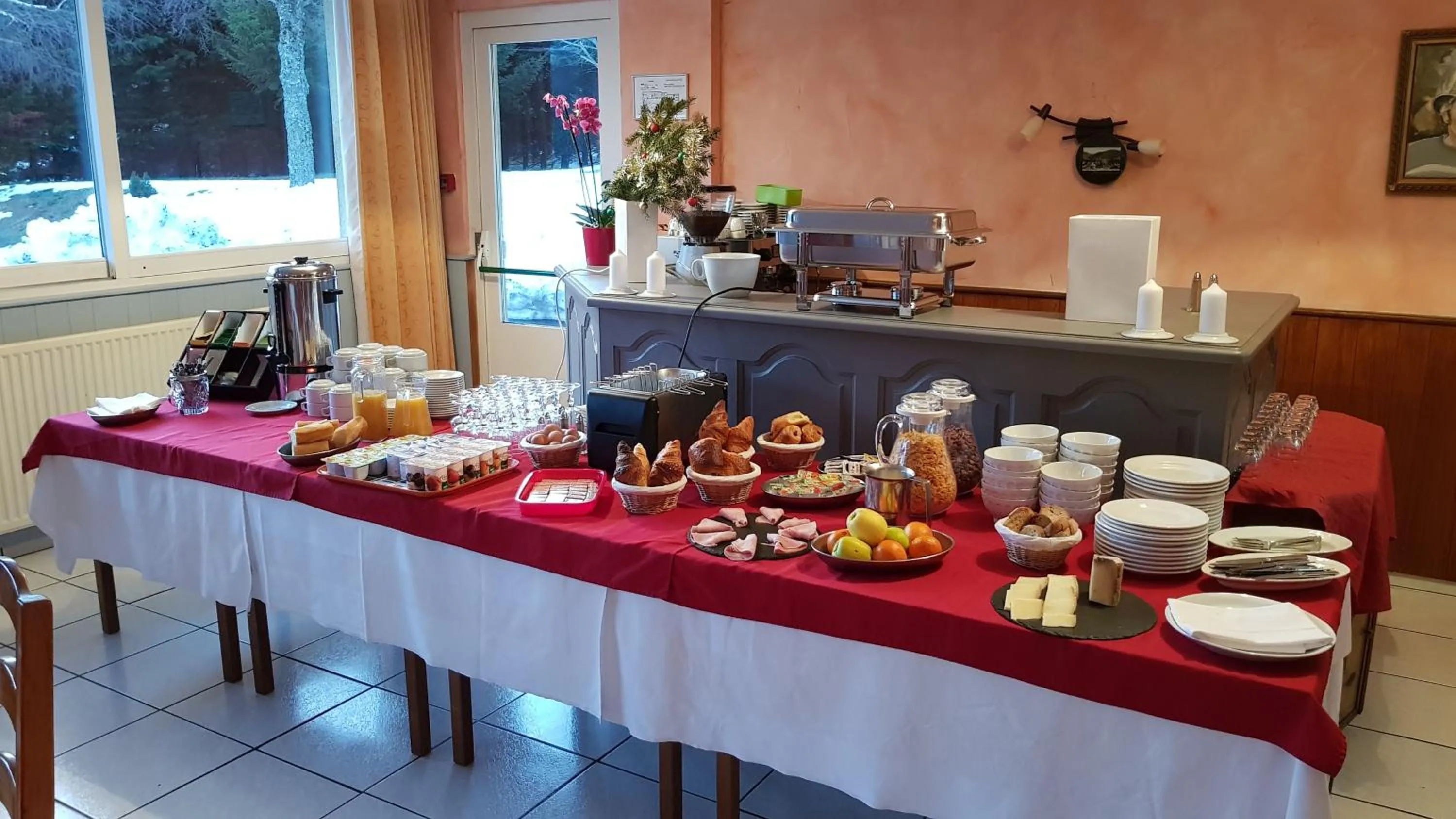 Breakfast in Le Brunet