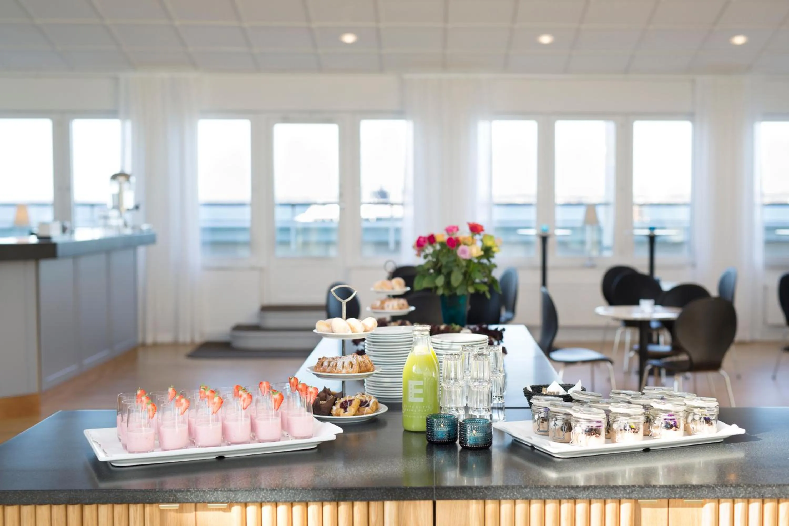 Business facilities in Elite Hotel Marina Plaza