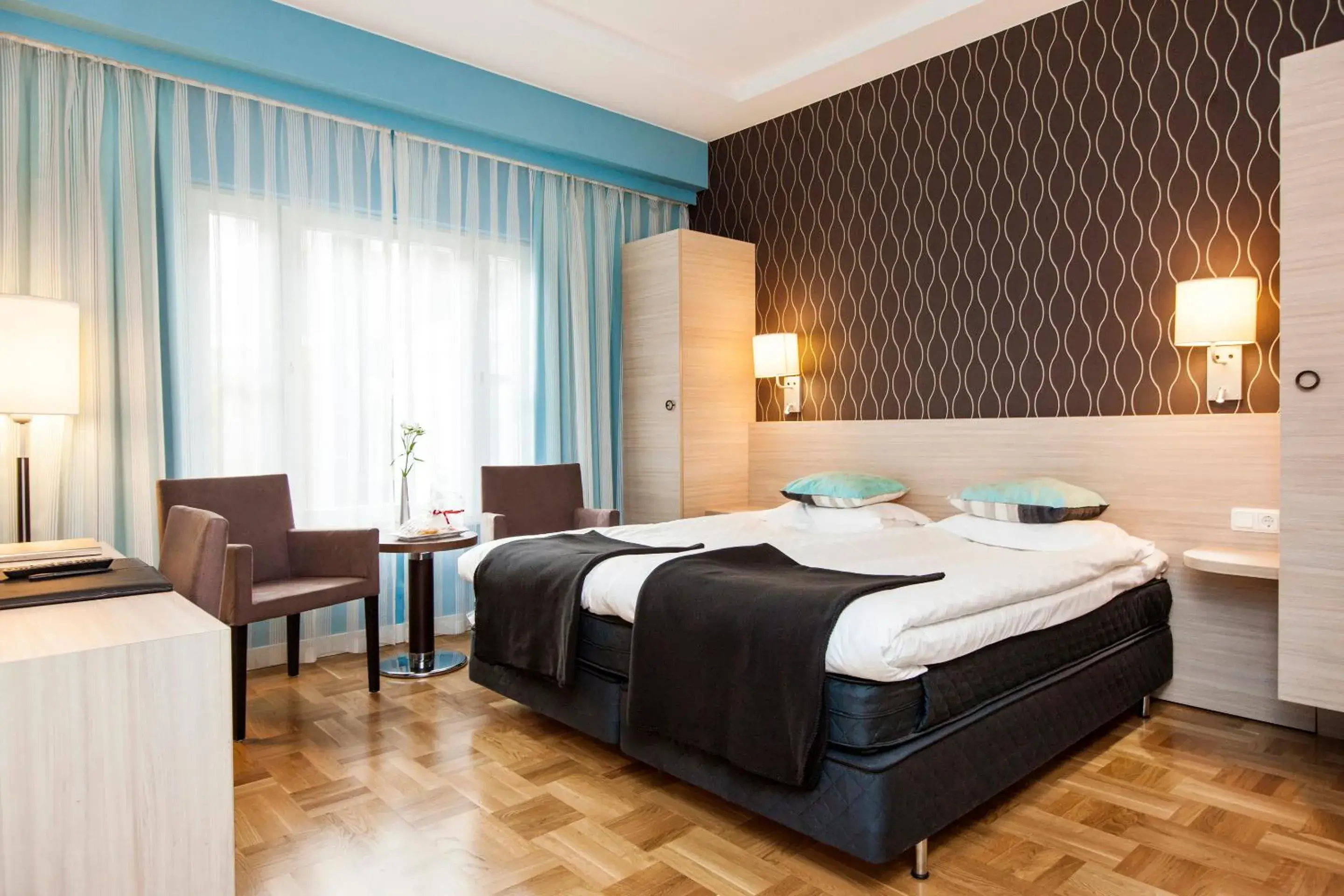 Standard Twin Room in Elite Hotel Marina Plaza Standard Twin Room in Elite Hotel Marina Plaza