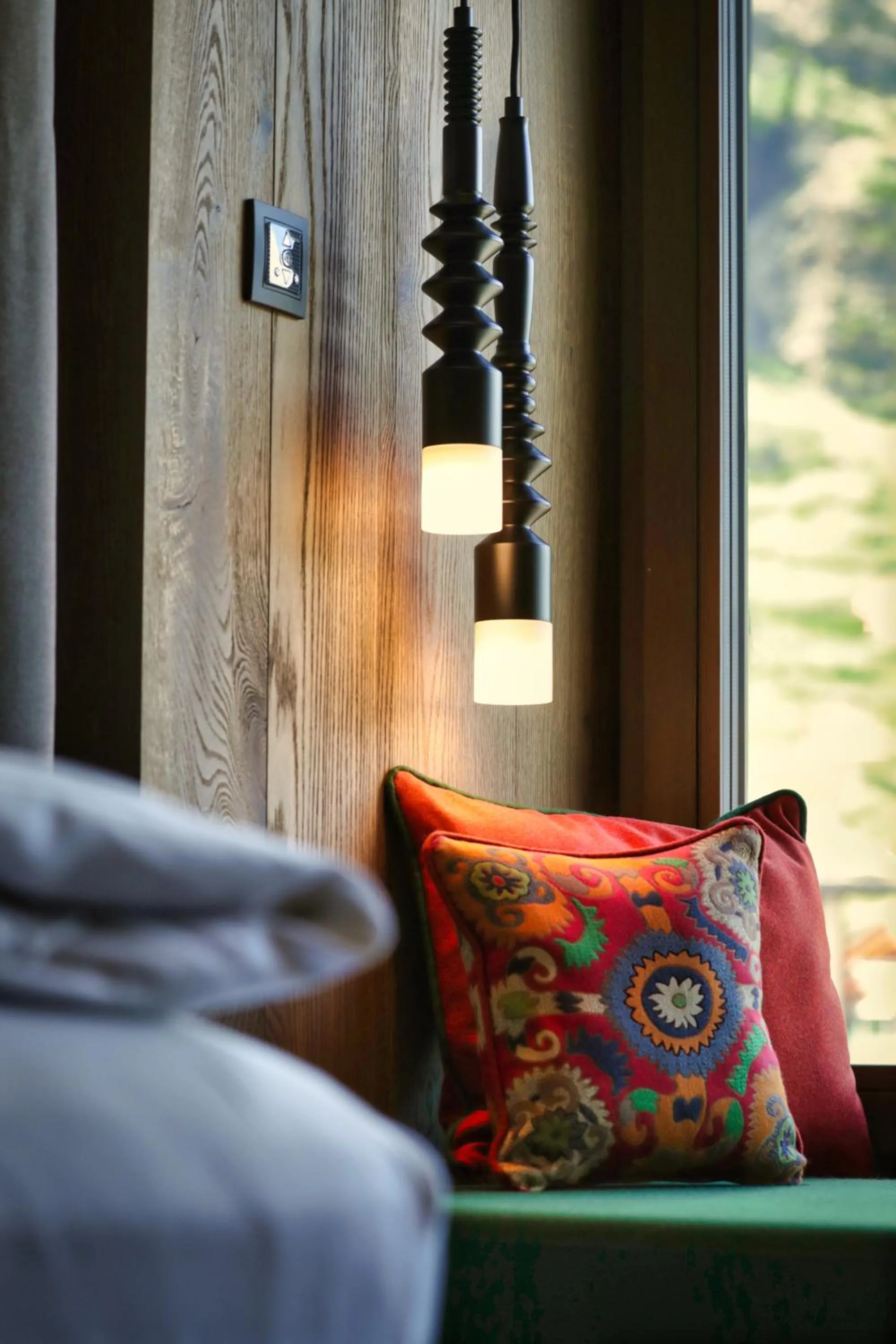 Photo of the whole room, Bed in Hotel ZERMAMA Zermatt