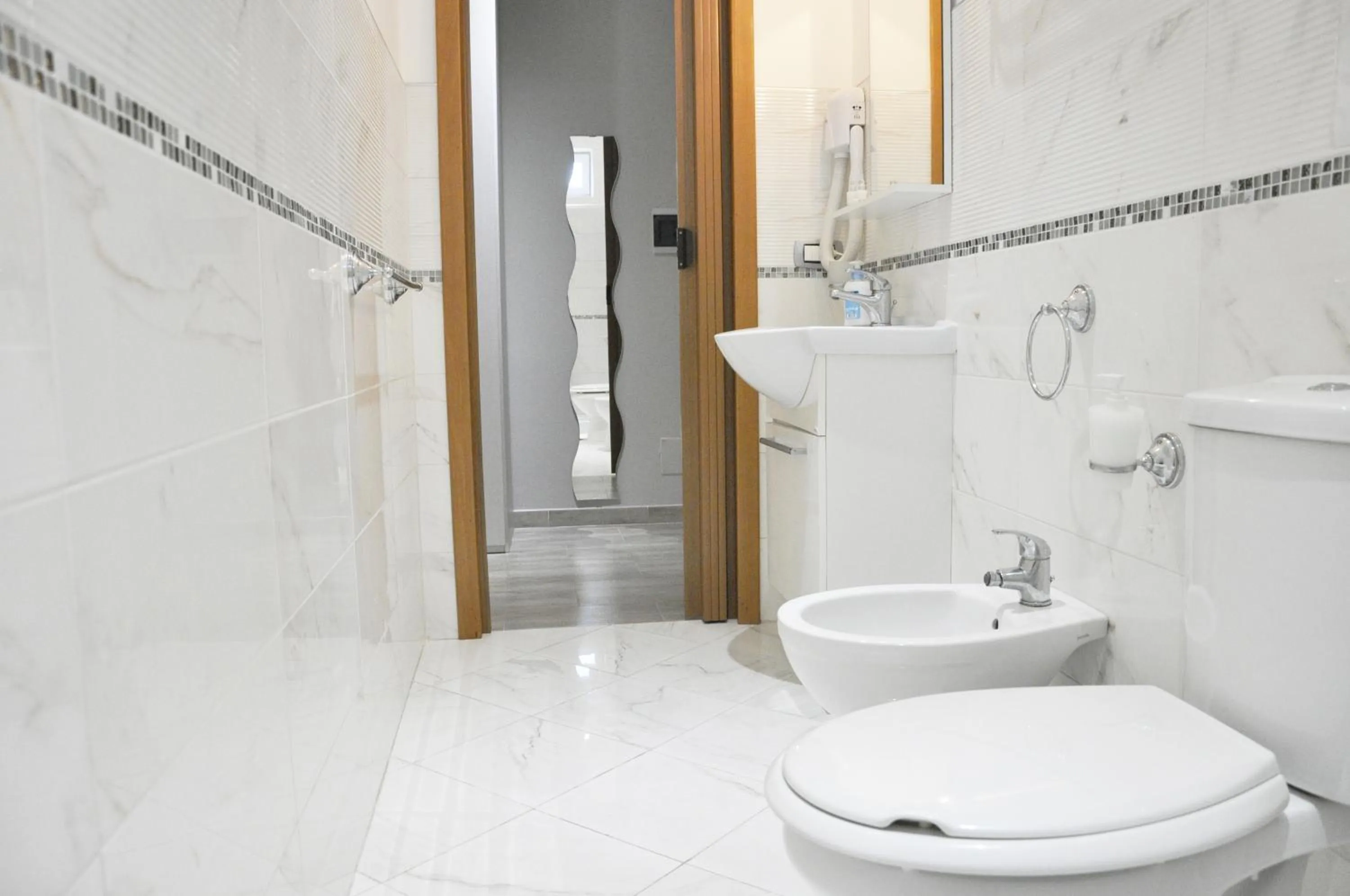 Shower in Bed and Breakfast Morghella