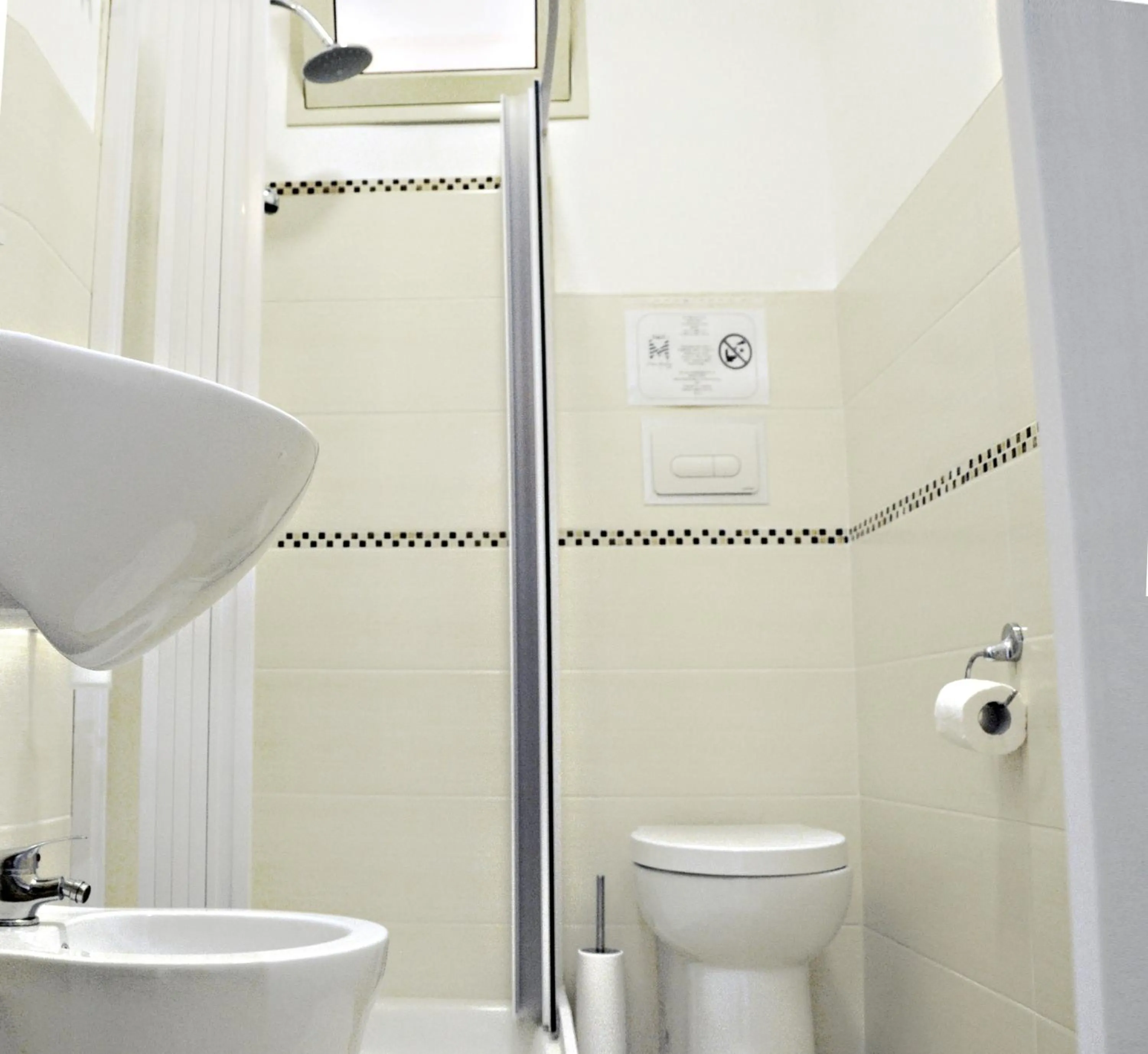 Shower in Bed and Breakfast Morghella