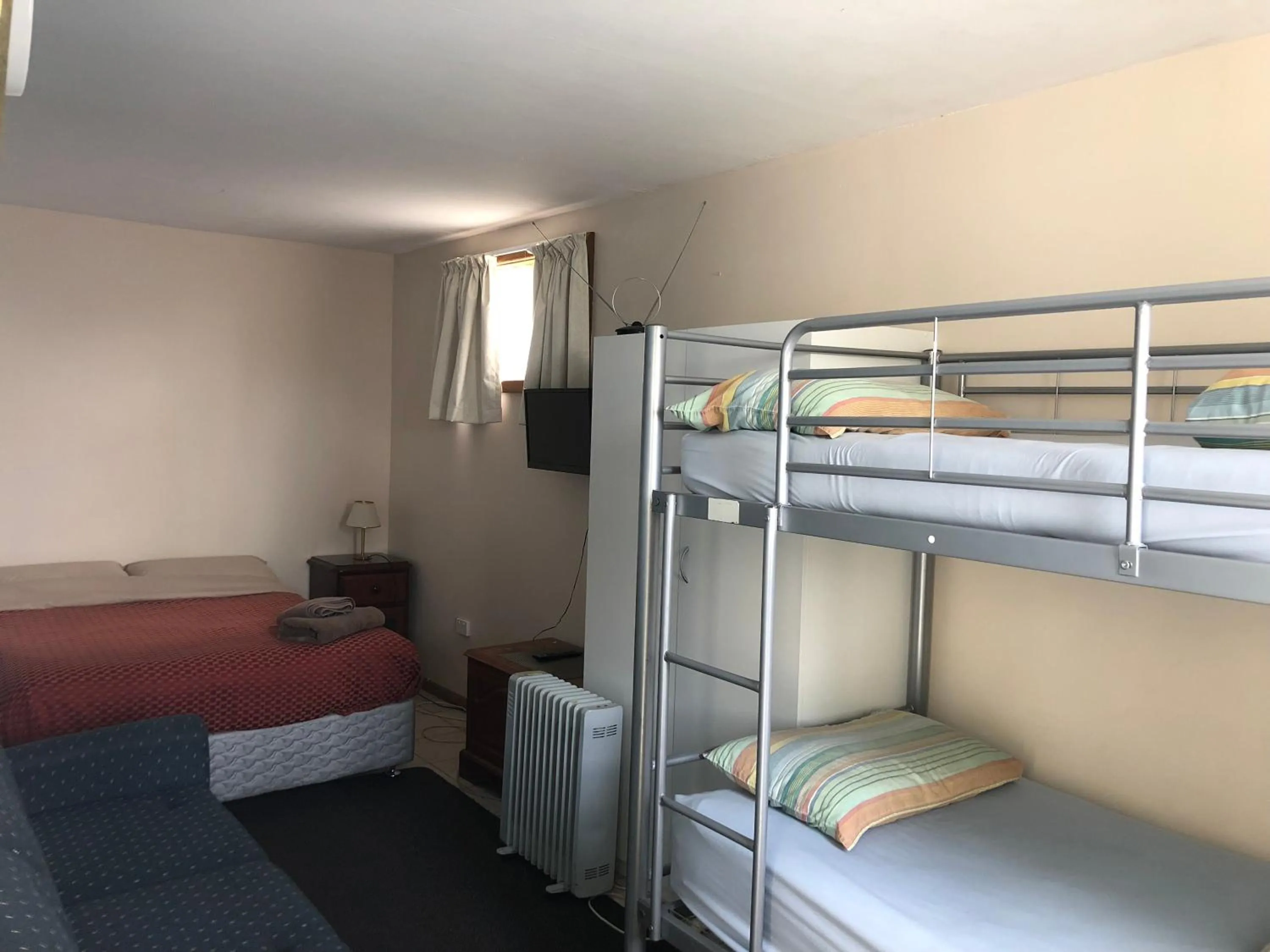 Bed in Narrara Backpackers Hobart