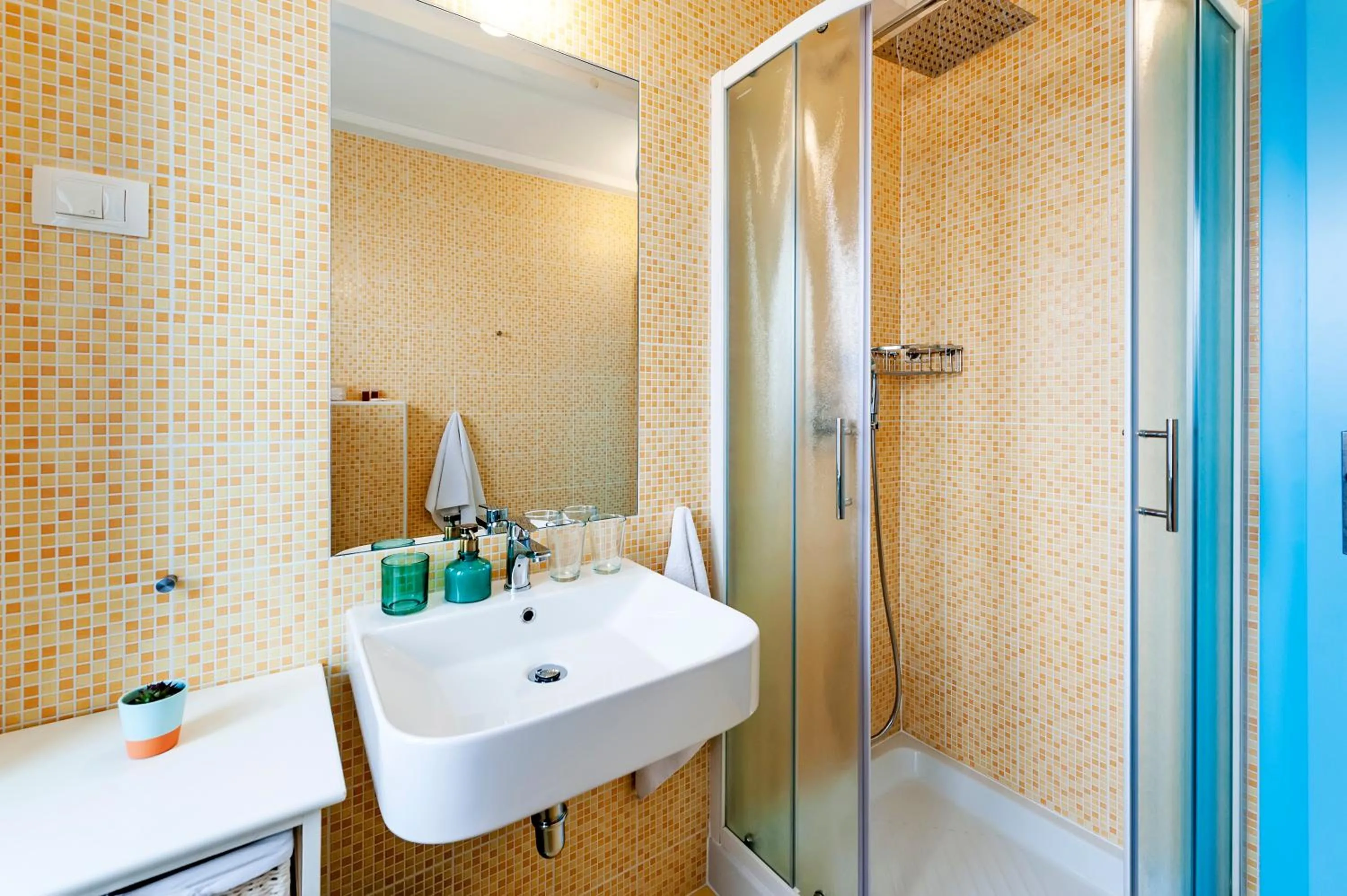 Bathroom in Apartments & Rooms La casa Barbaro