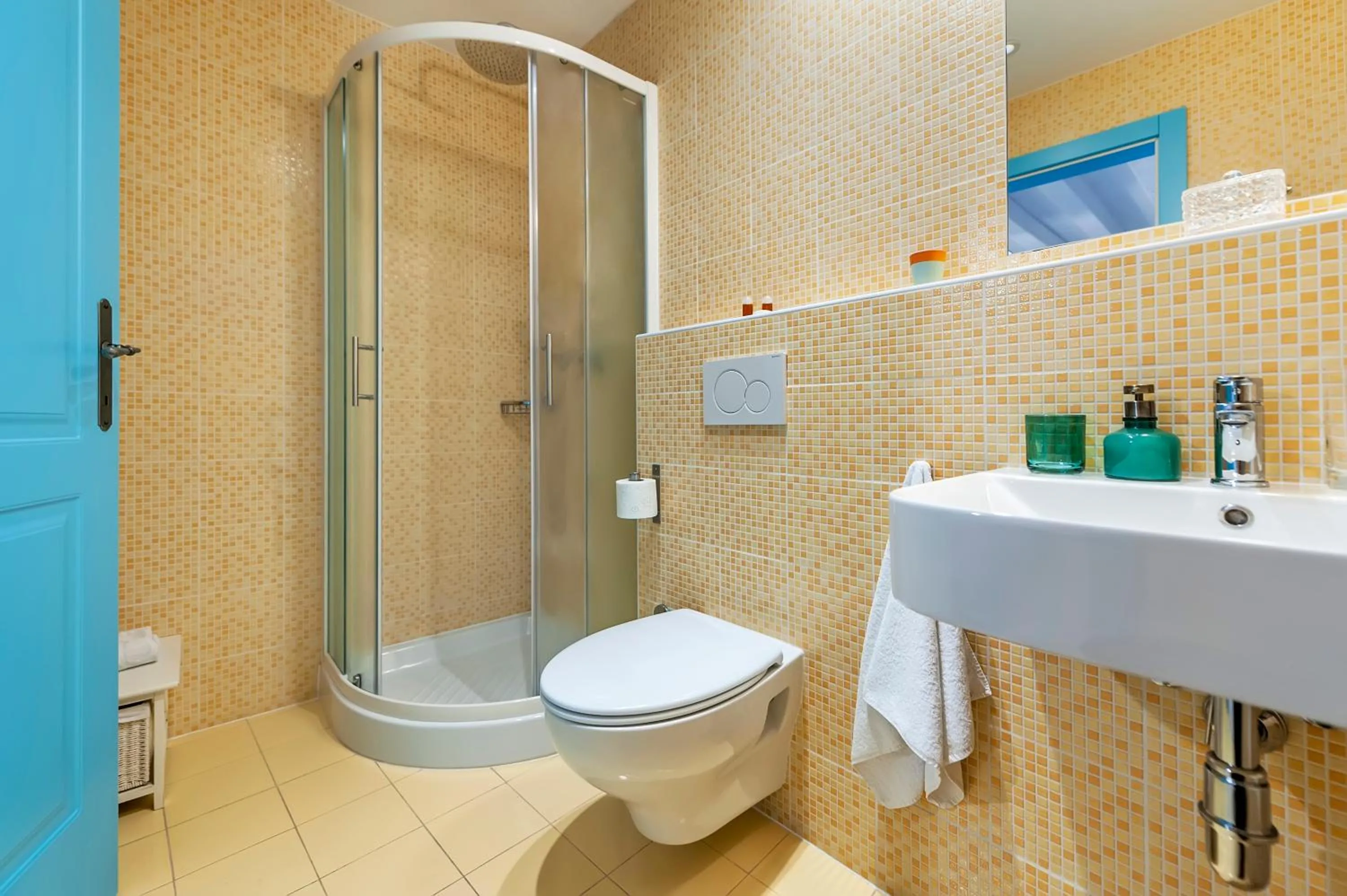 Bathroom in Apartments & Rooms La casa Barbaro