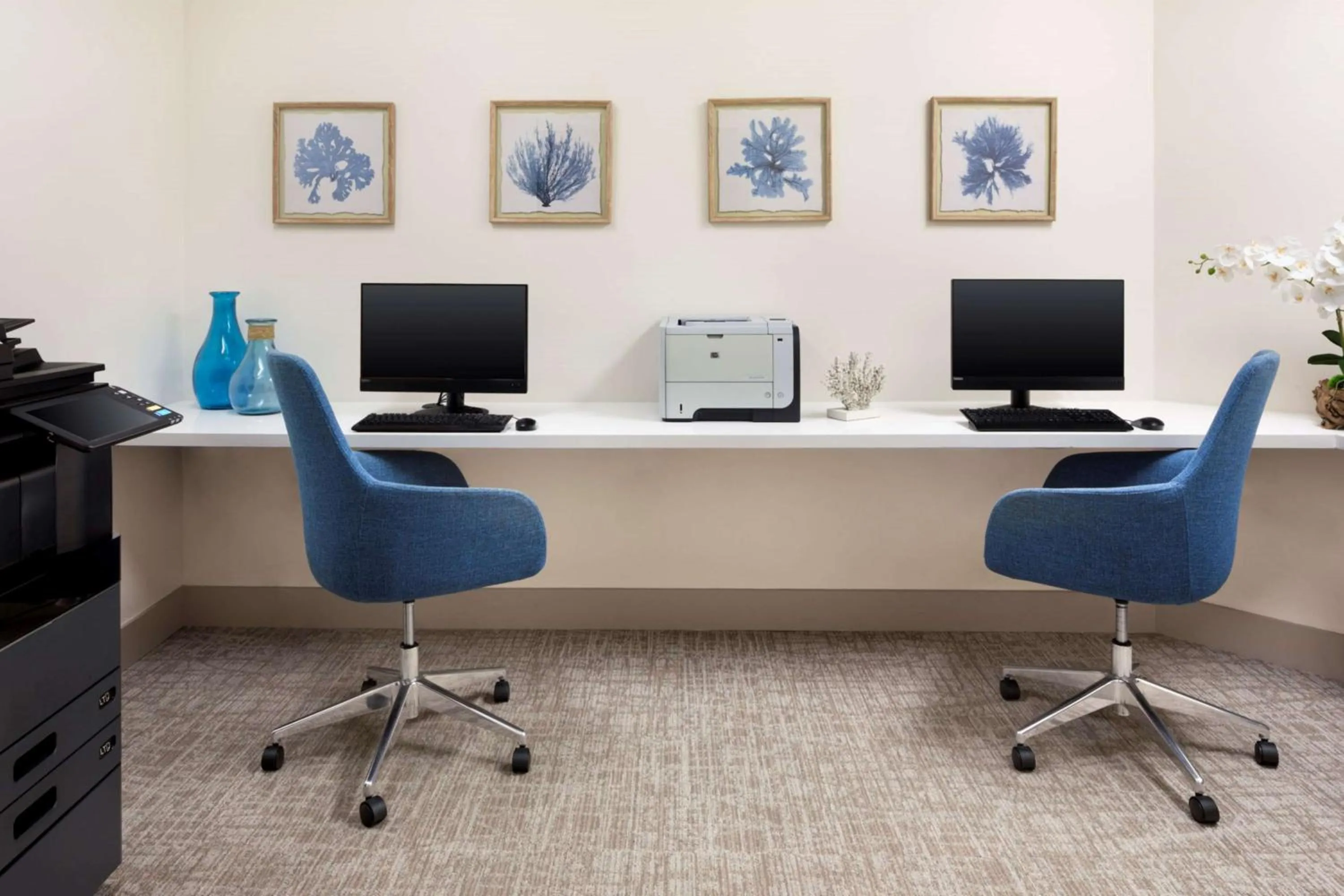 Business facilities in Hilton Garden Inn Miami Airport West