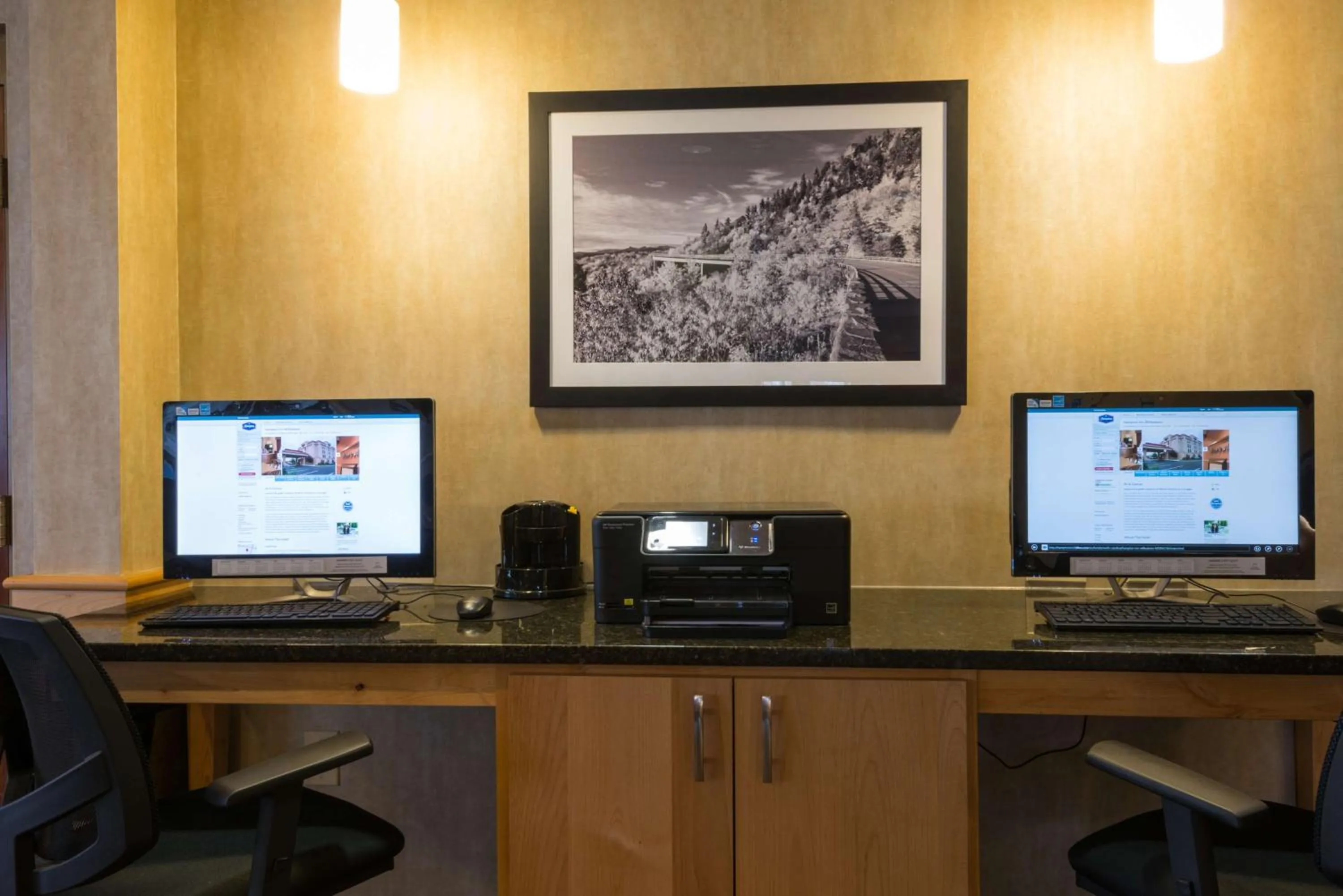 Business facilities in Hampton Inn Wilkesboro