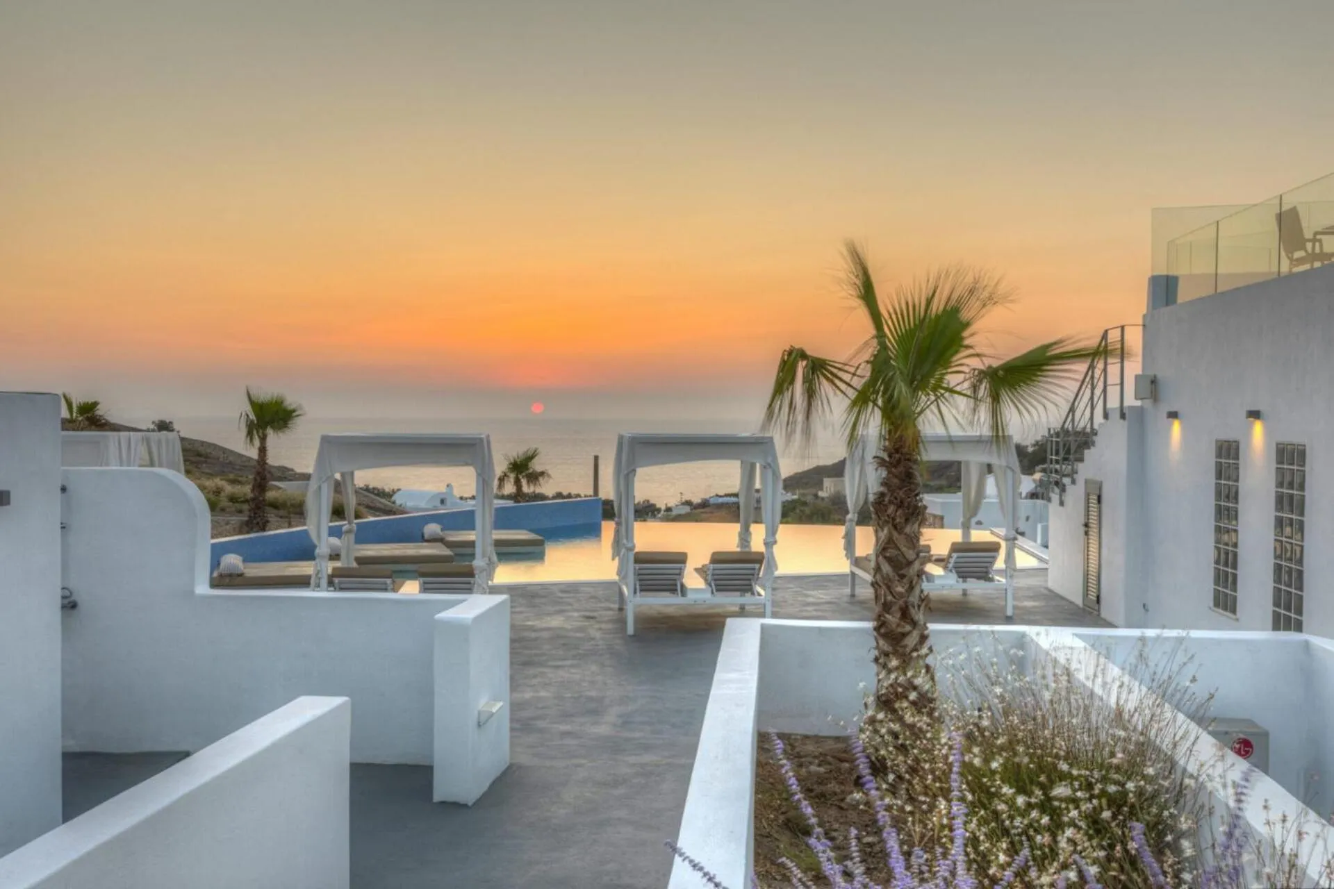 Swimming pool in Desiterra Resort & Spa