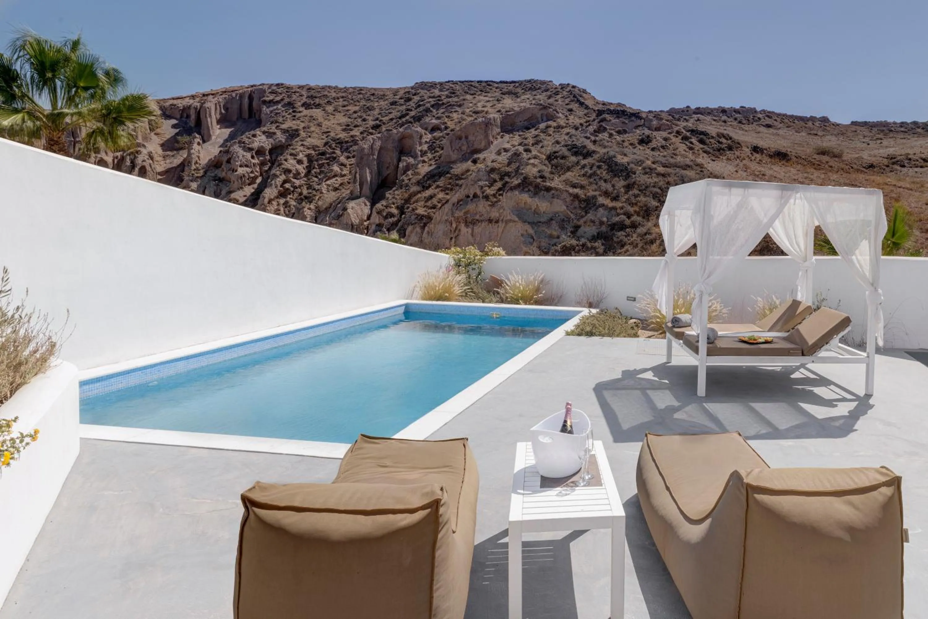 Swimming pool in Desiterra Resort & Spa