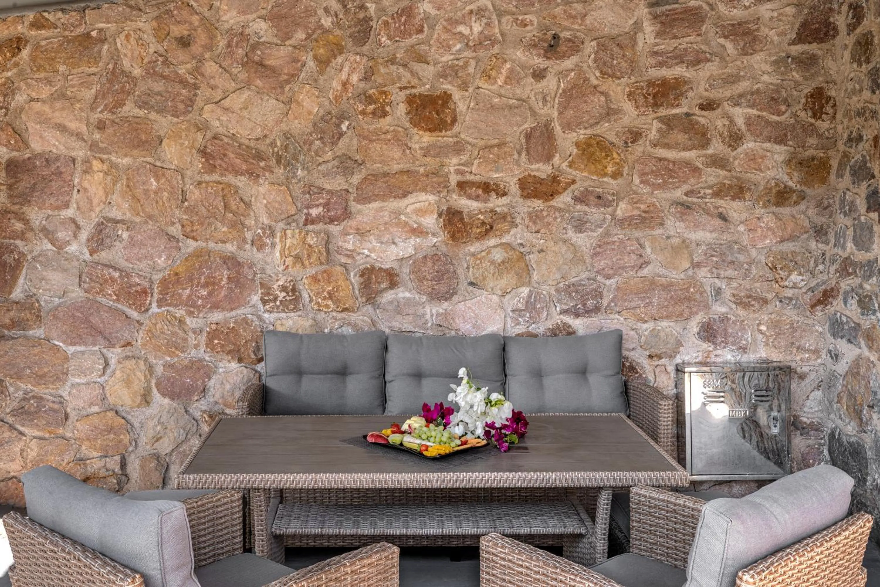 Inner courtyard view in Desiterra Resort & Spa