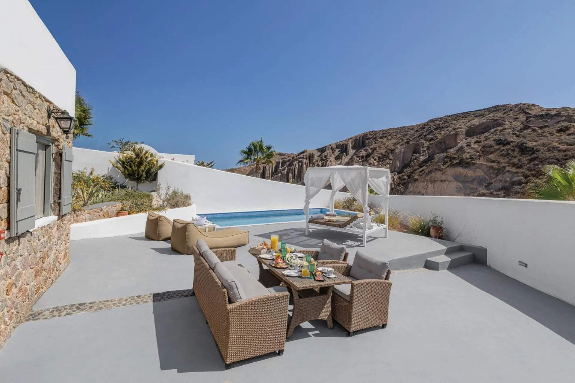 Inner courtyard view in Desiterra Resort & Spa