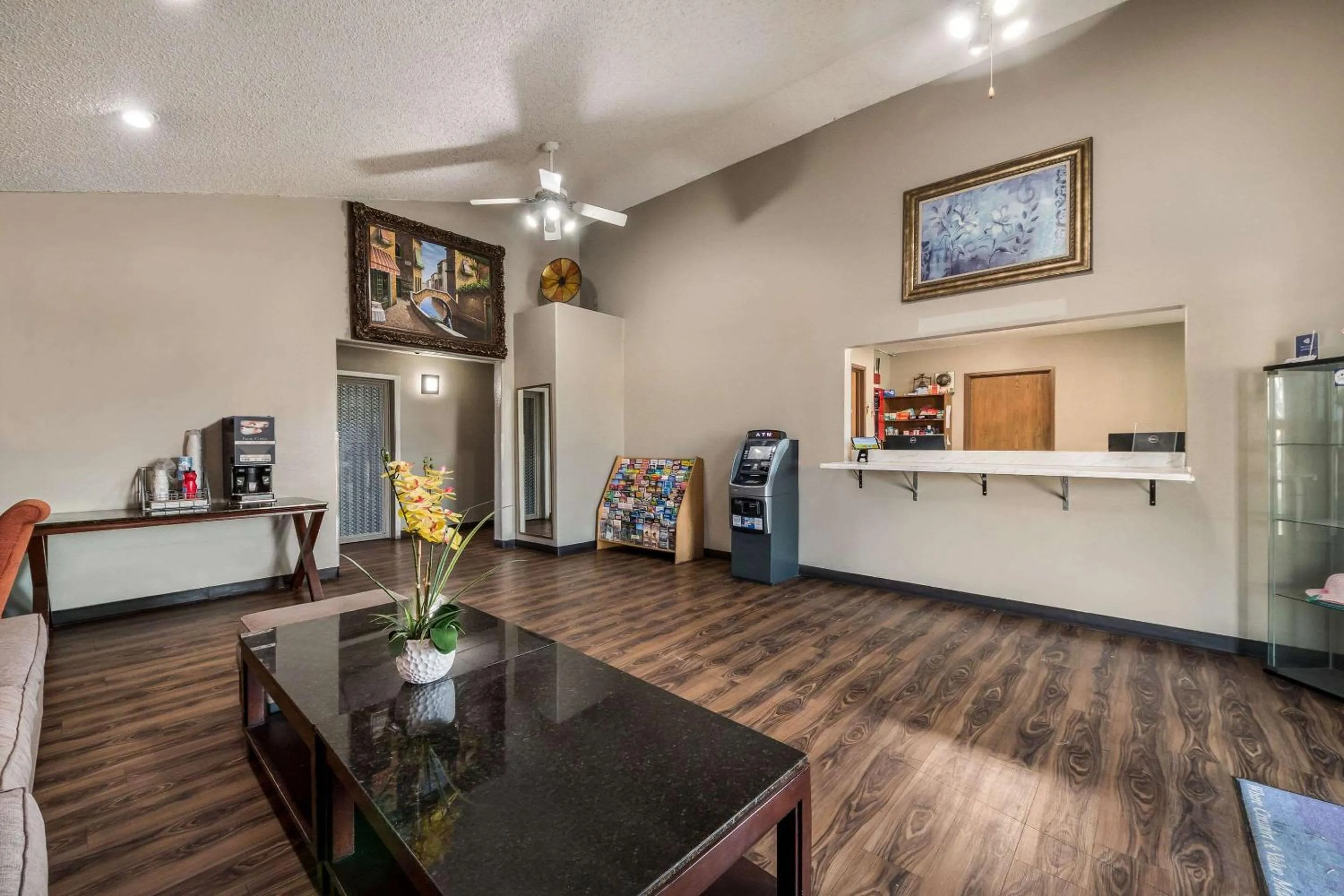 Lobby or reception in Econo Lodge San Antonio near SeaWorld - Medical Center