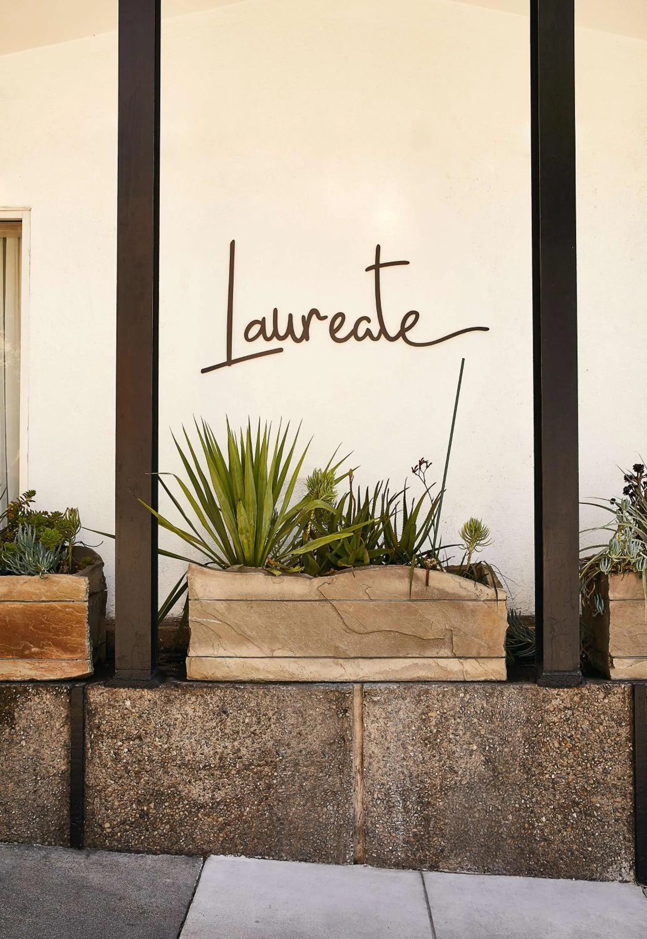 Lounge or bar in The Laurel Inn, part of JdV by Hyatt