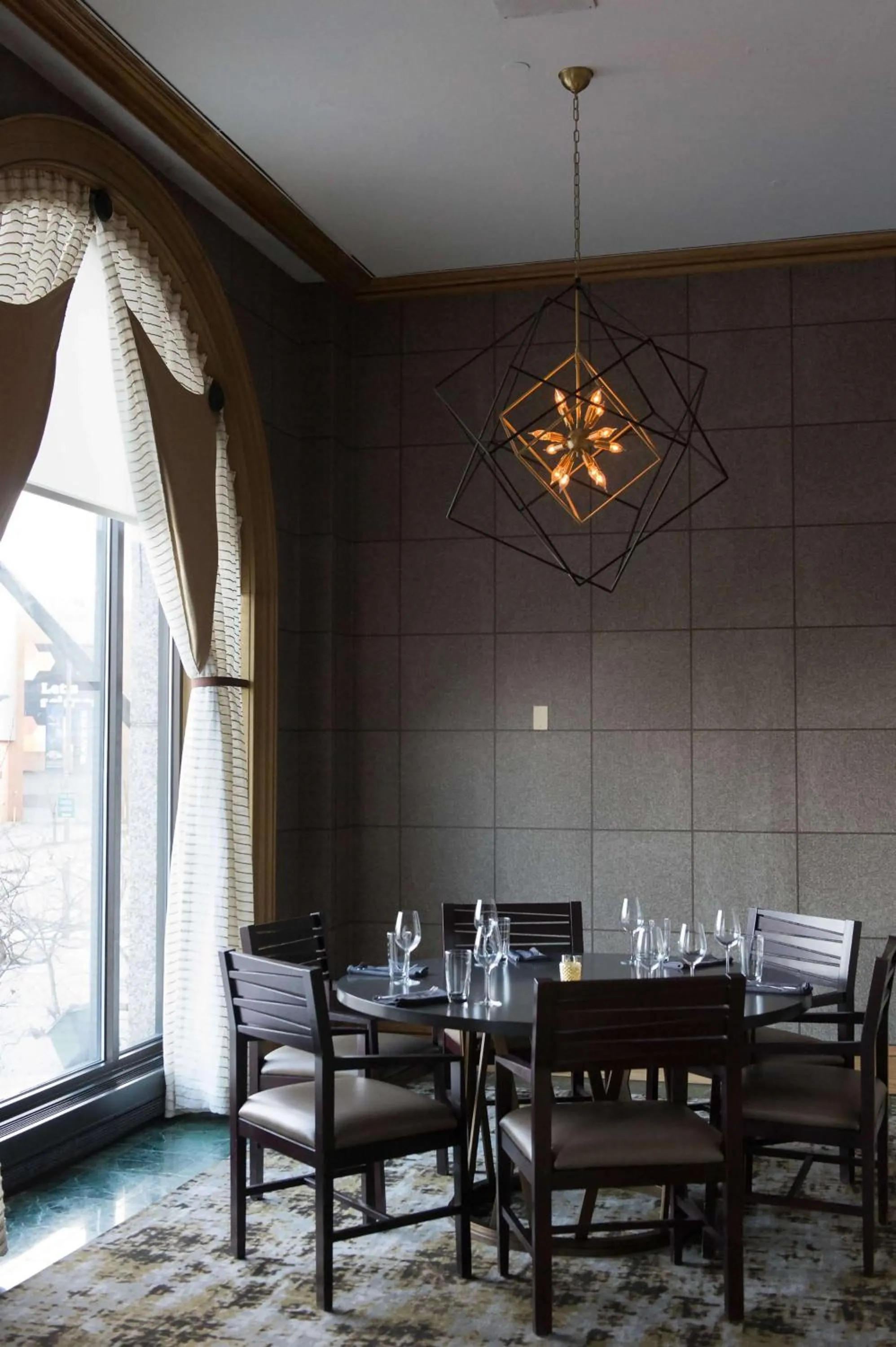 Lounge or bar in The Royal Sonesta Harbor Court Baltimore